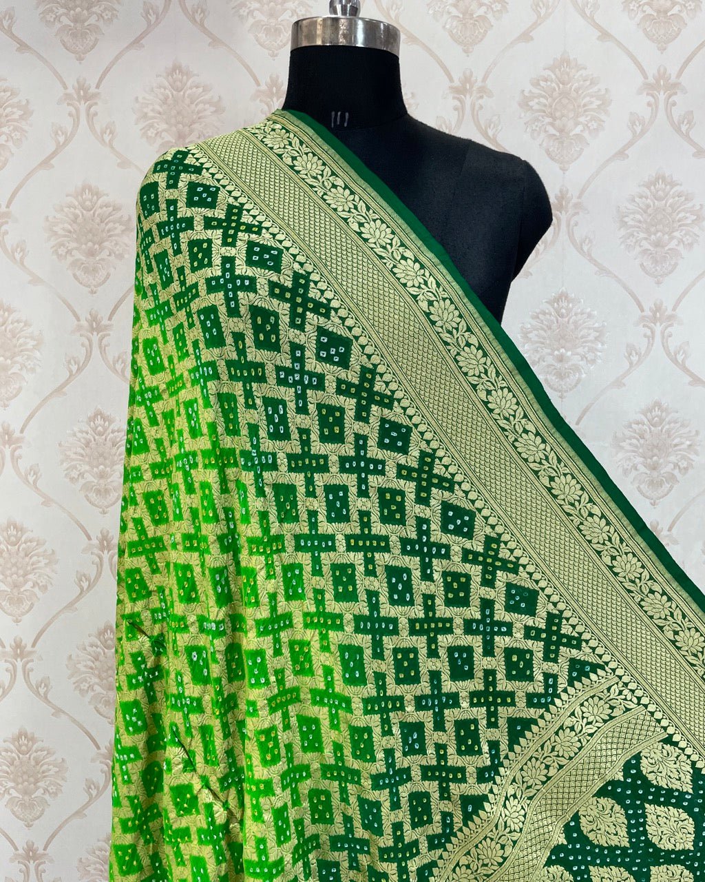 Bandhani Dupatta - SindhoiPatolaArt