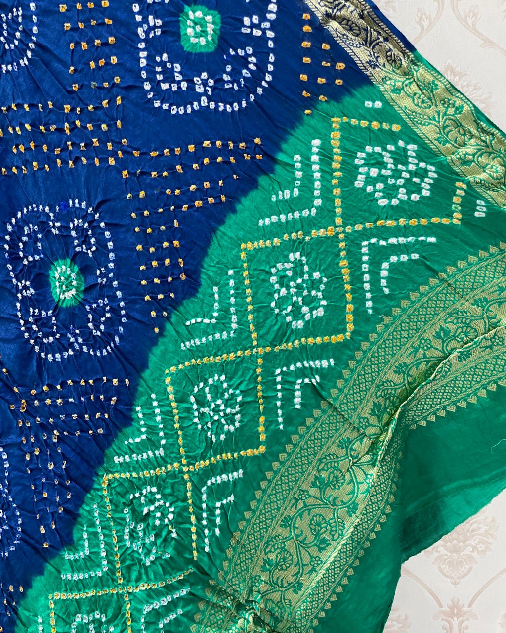 Bandhani Gaji Silk Dupatta - SindhoiPatolaArt