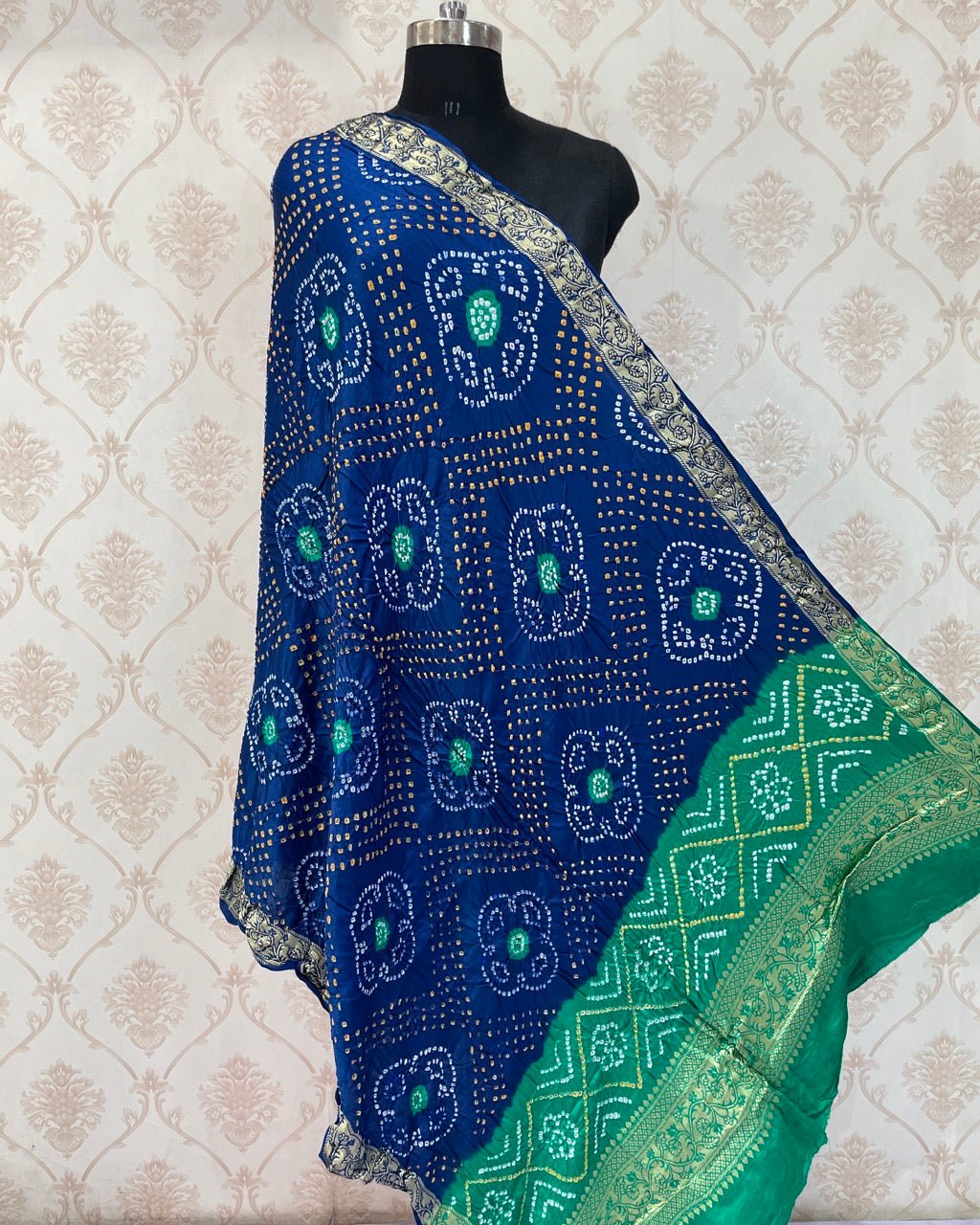 Bandhani Gaji Silk Dupatta - SindhoiPatolaArt