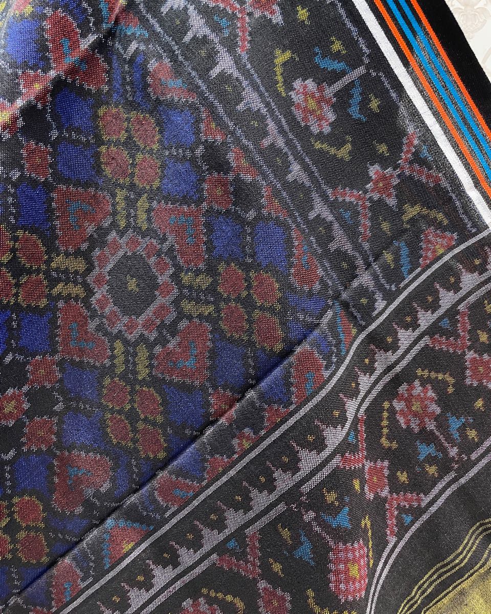 Black & Blue Manekchowk Patola Shawl - SindhoiPatolaArt