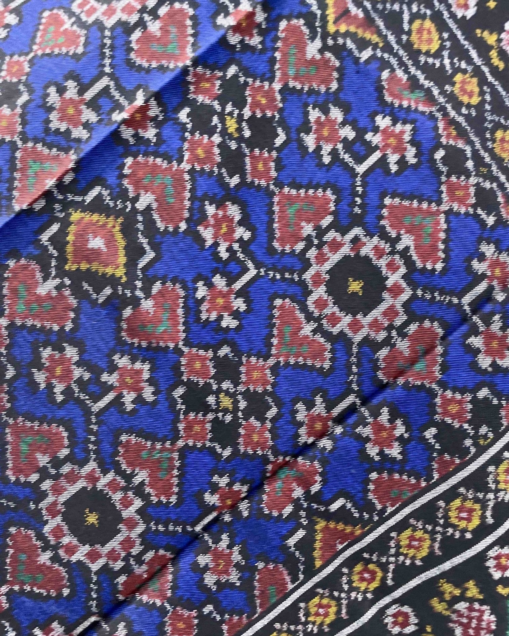 Black & Blue Navratan Patola Shawl - SindhoiPatolaArt