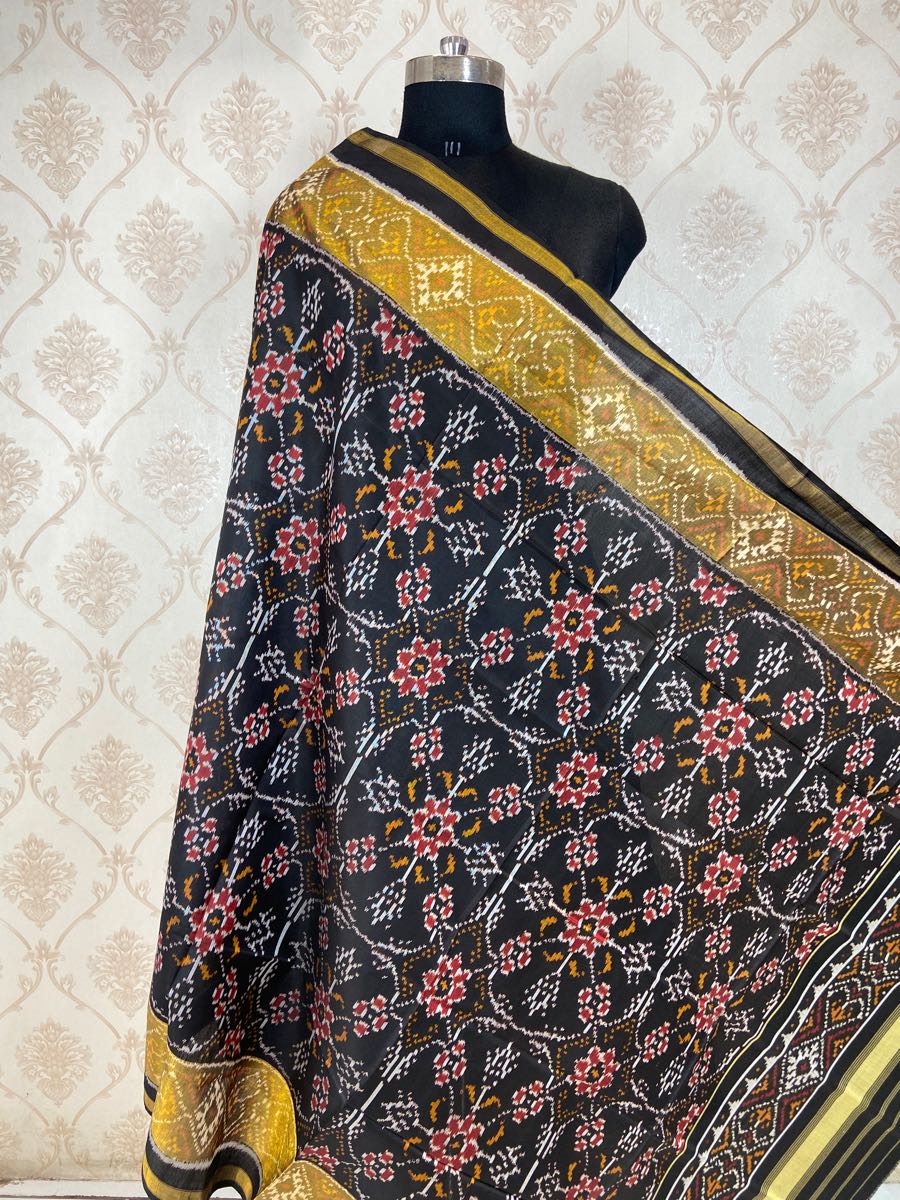 Black chhabadi design patola dupatta - SindhoiPatolaArt