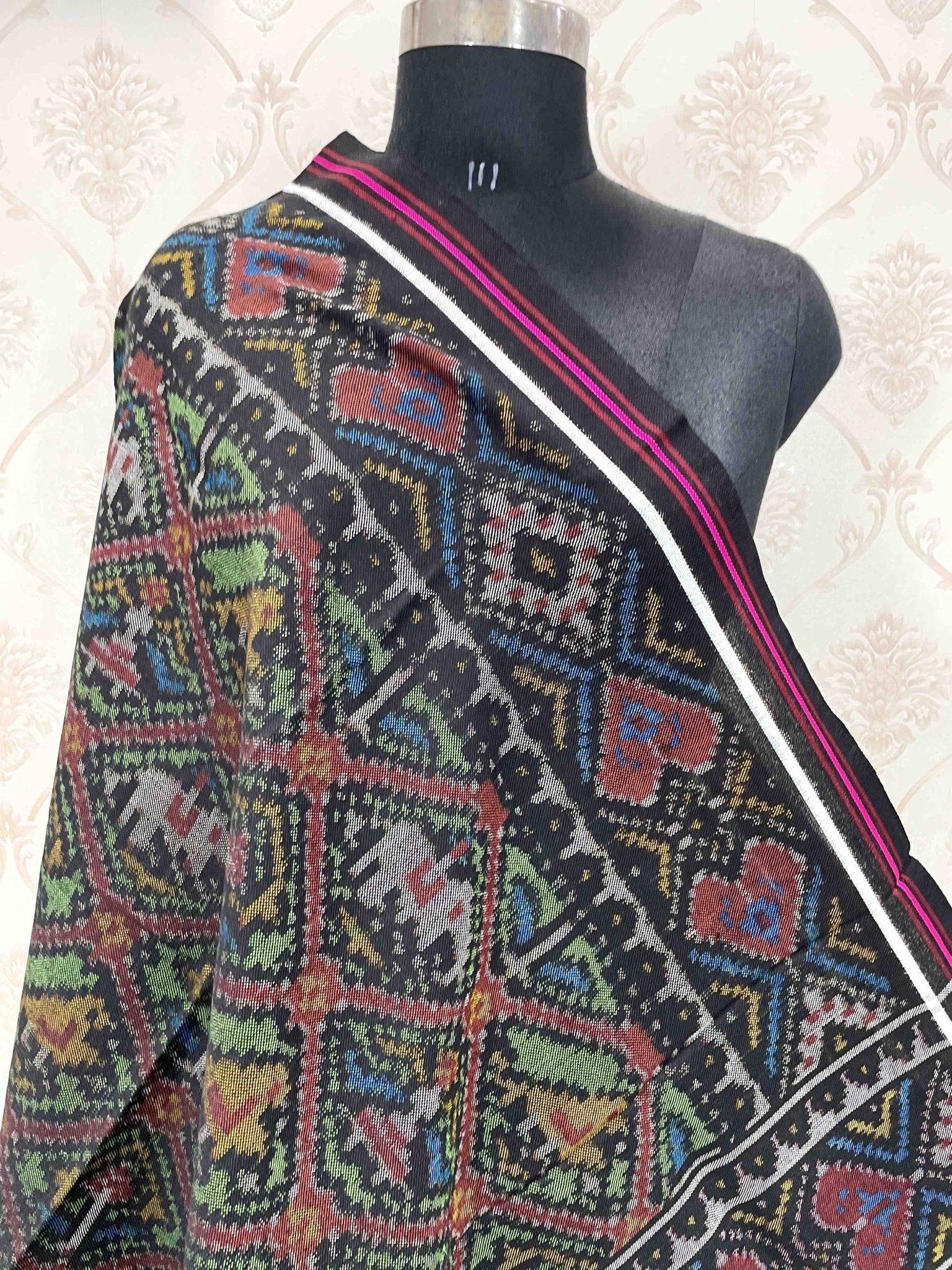 Black & Green Narikunj Patola Shawl - SindhoiPatolaArt