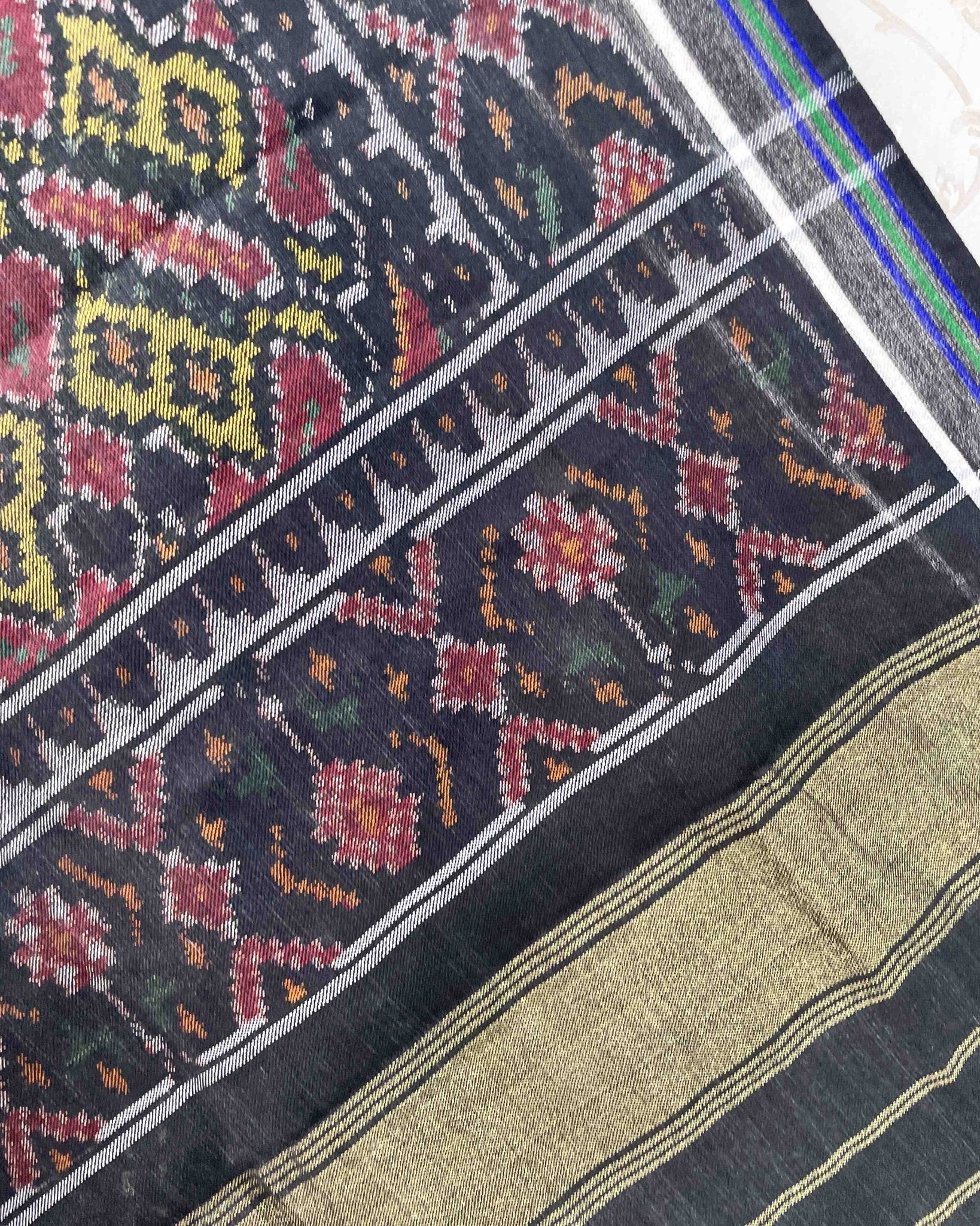 Black & Maroon With Yellow Manekchowk Patola Shawl - SindhoiPatolaArt