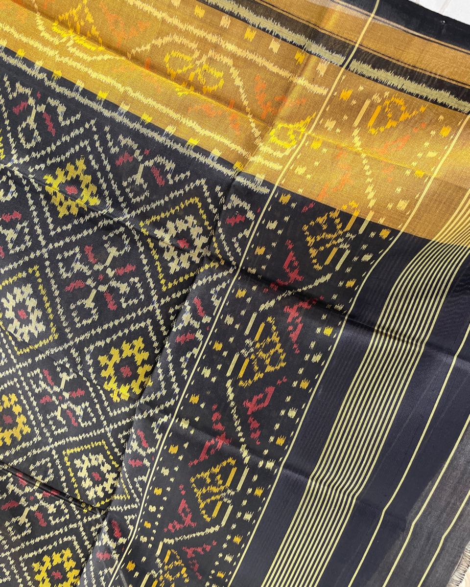 Black Panchanda Patola Dupatta - SindhoiPatolaArt