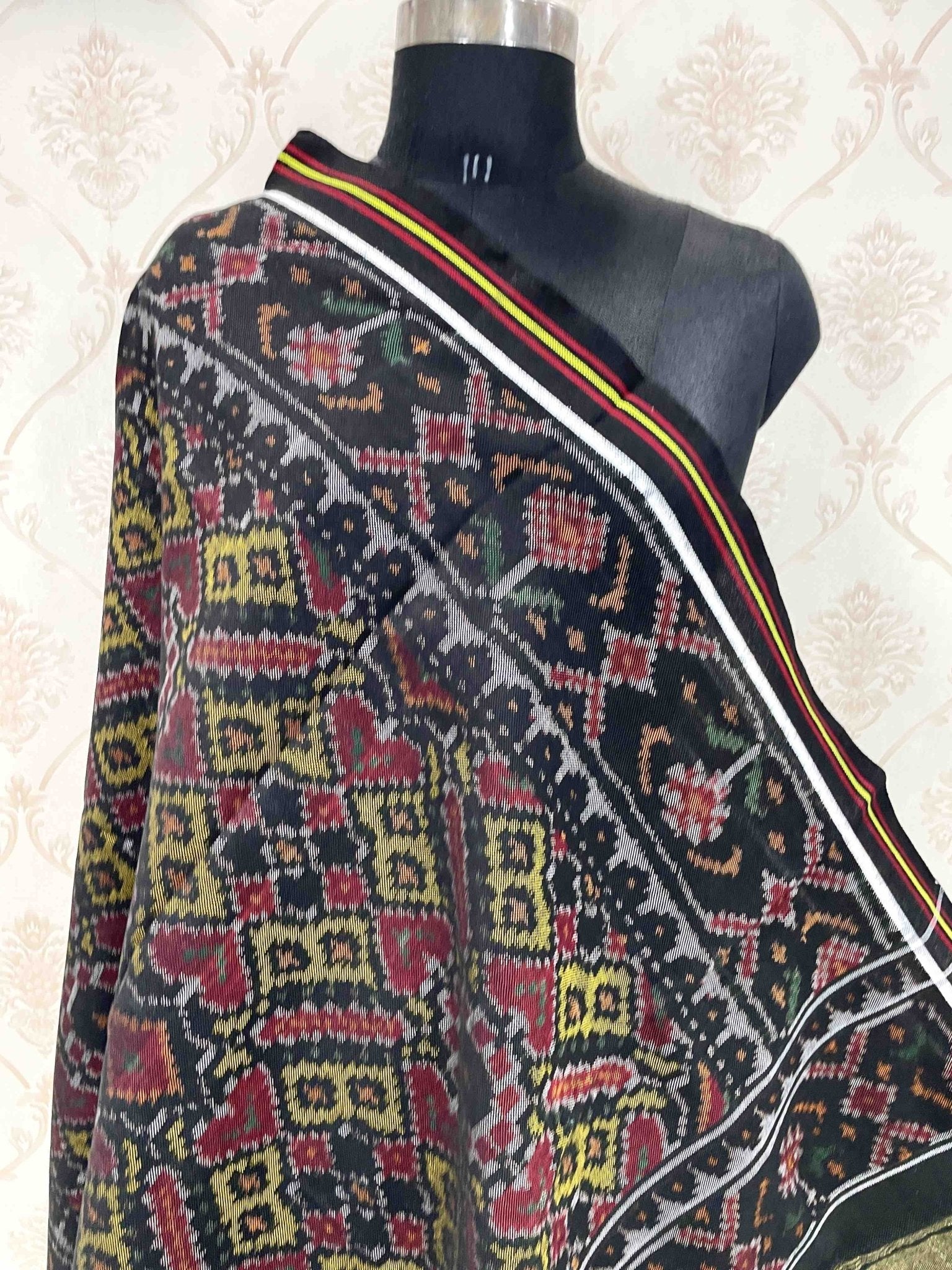 Black & Yellow Manekchowk Patola Shawl - SindhoiPatolaArt