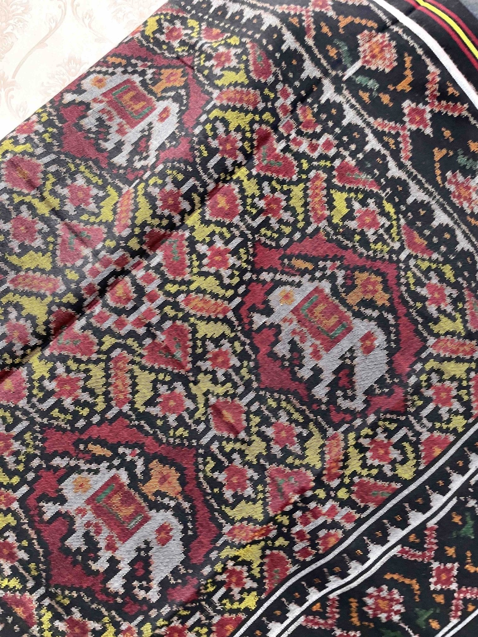 Black & Yellow With Maroon Elephant Manekchowk Patola Shawl - SindhoiPatolaArt