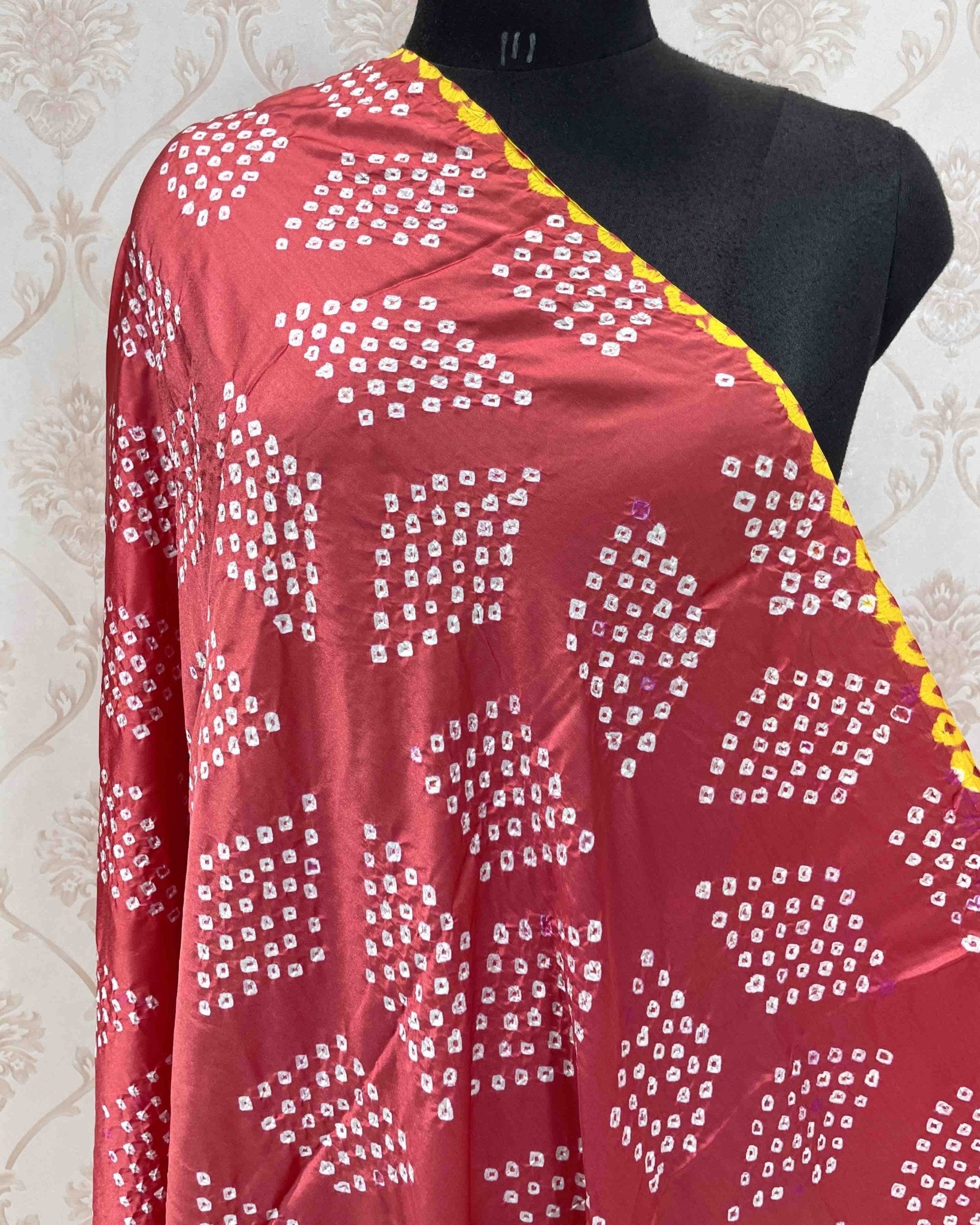Carat Pink Bandhani Dupatta - SindhoiPatolaArt
