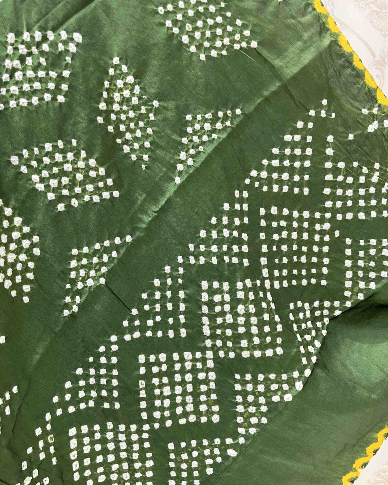 Green Bandhani Dupatta - SindhoiPatolaArt
