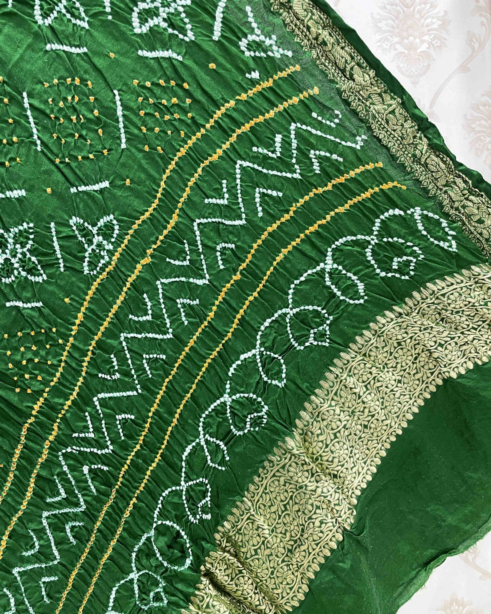 Green Bandhani Dupatta - SindhoiPatolaArt