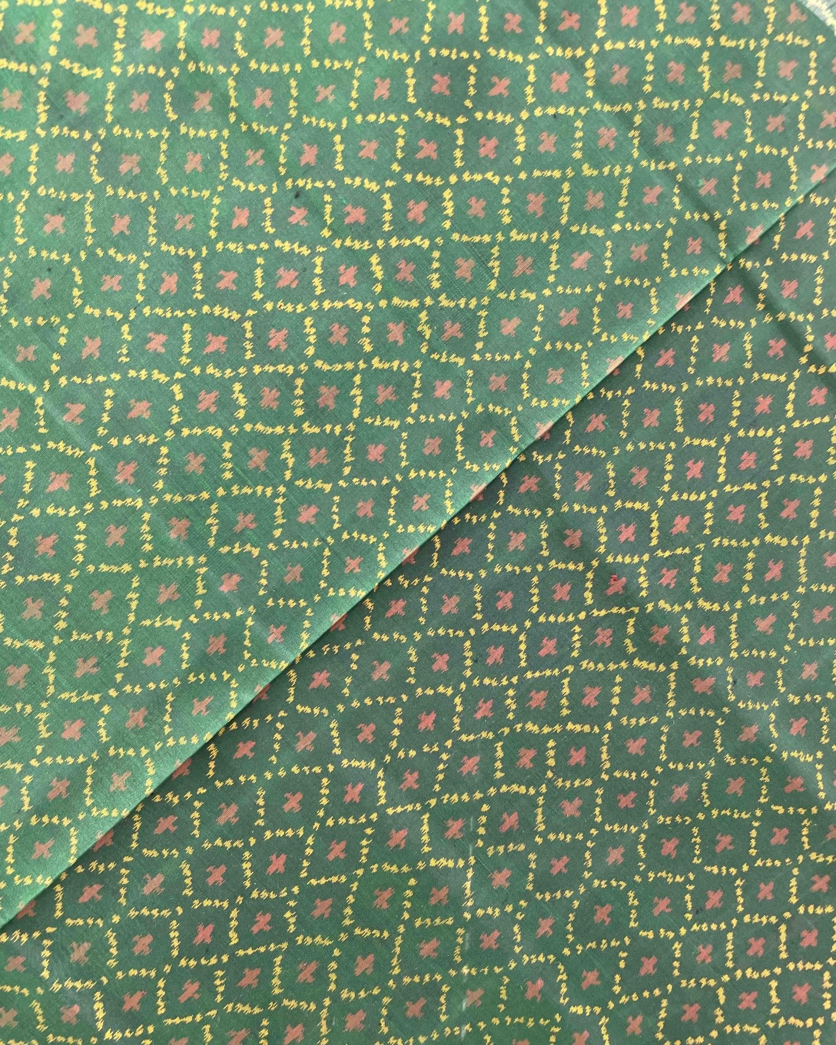 Green Doted Patola Dupatta - SindhoiPatolaArt