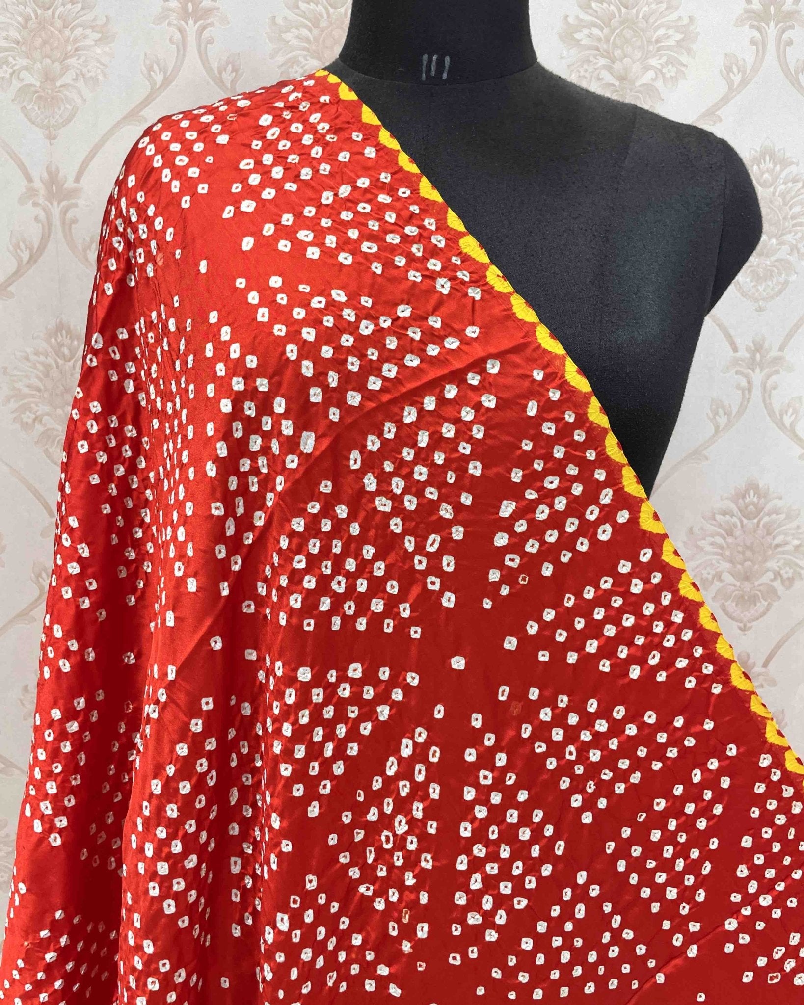 Orange Bandhani Dupatta - SindhoiPatolaArt