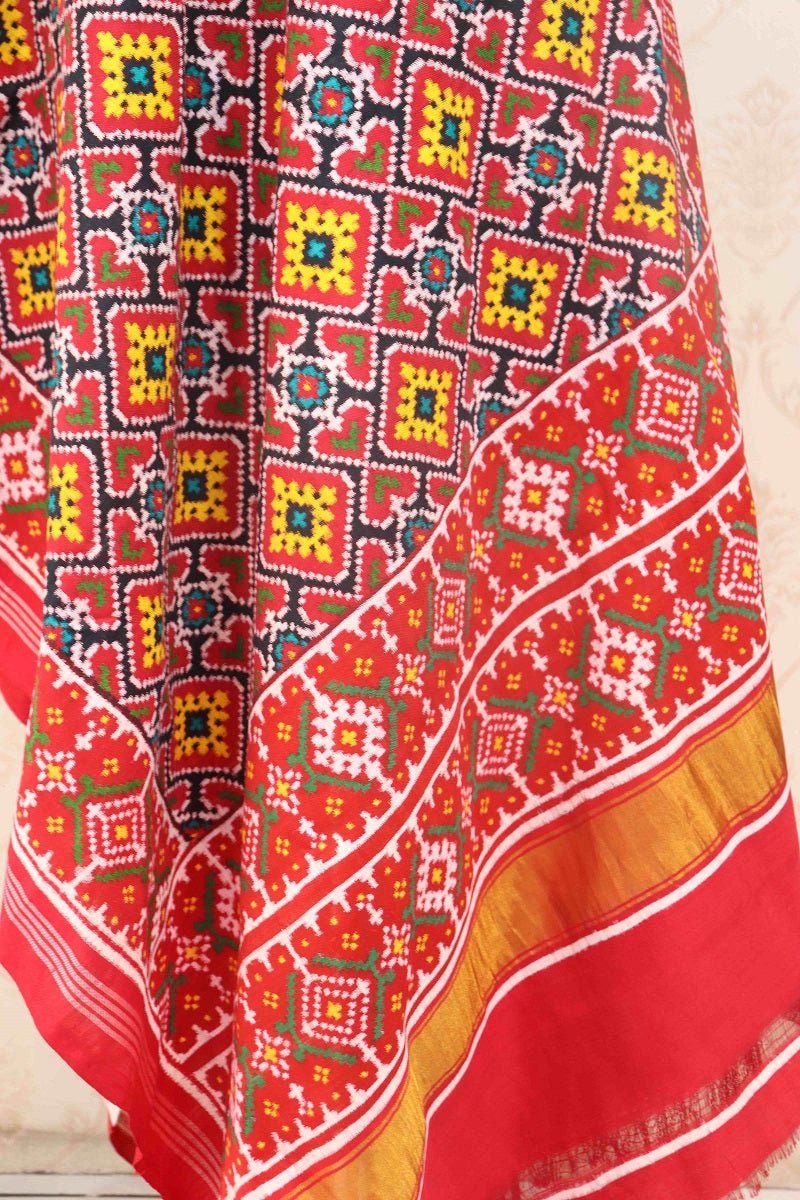 red and black panchanda design patola duaptta - SindhoiPatolaArt