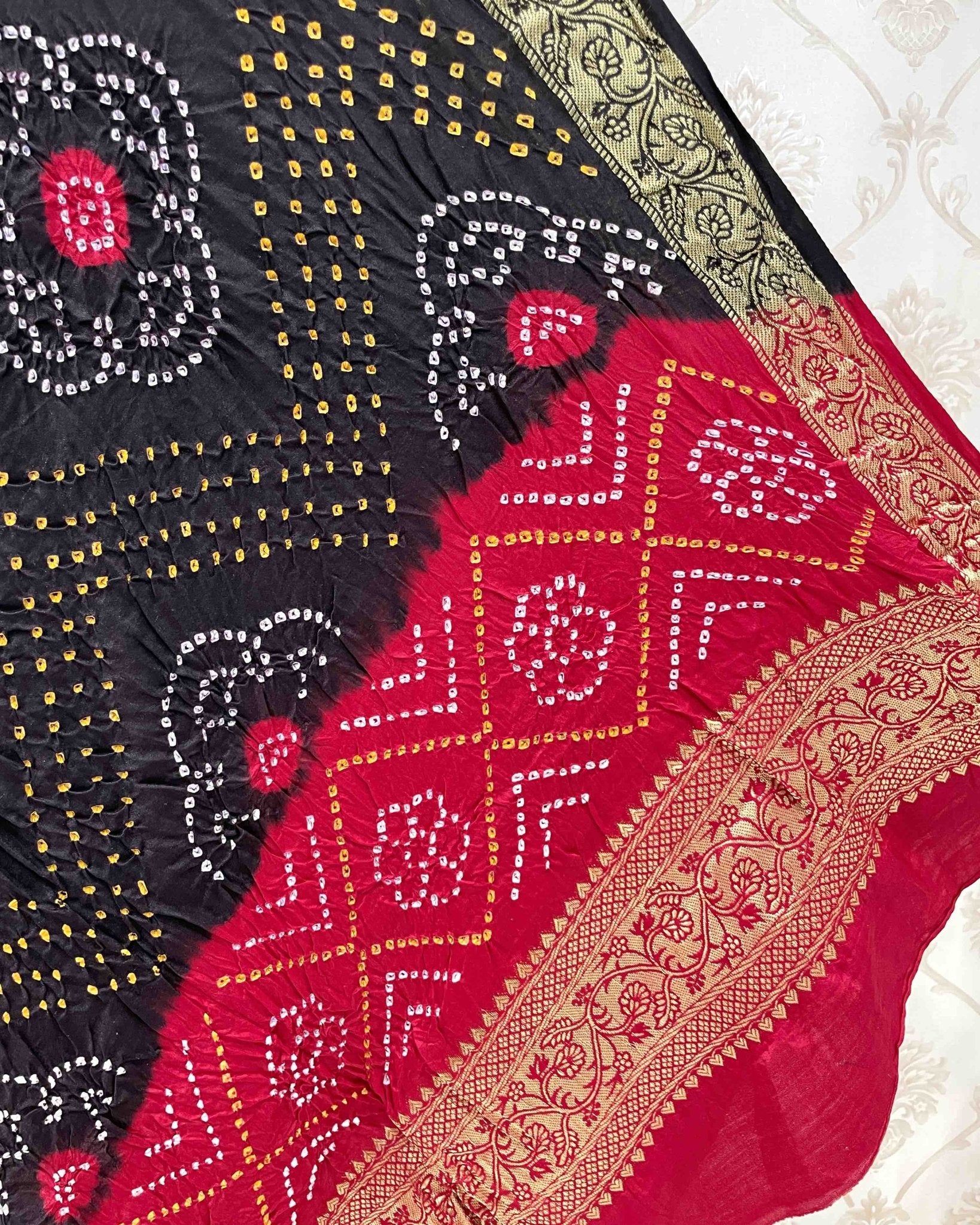 Red & Black Bandhani Dupatta - SindhoiPatolaArt