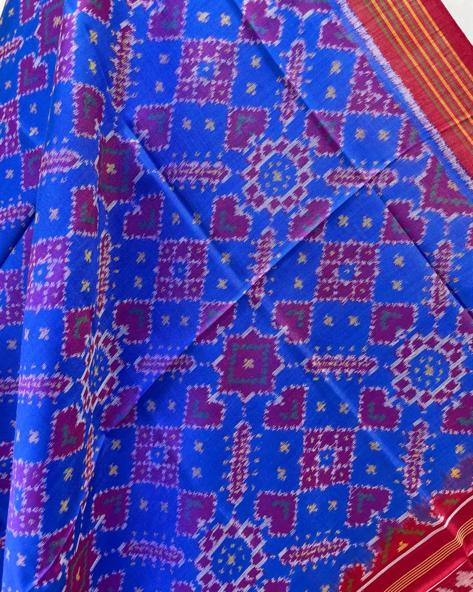 Red & Blue Manekchowk Patola Dupatta - SindhoiPatolaArt