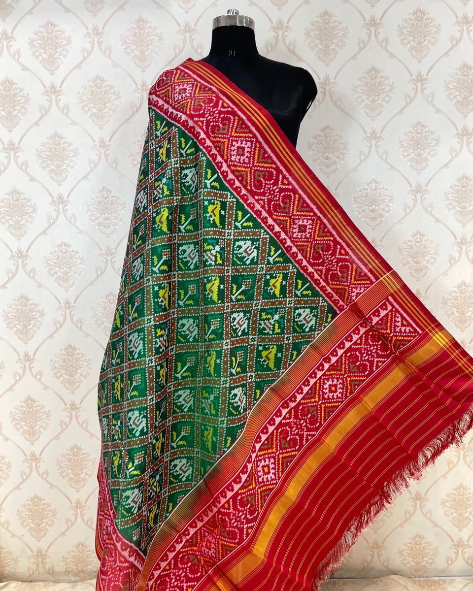 Red & Green Narikunj Designer Patola Dupatta - SindhoiPatolaArt