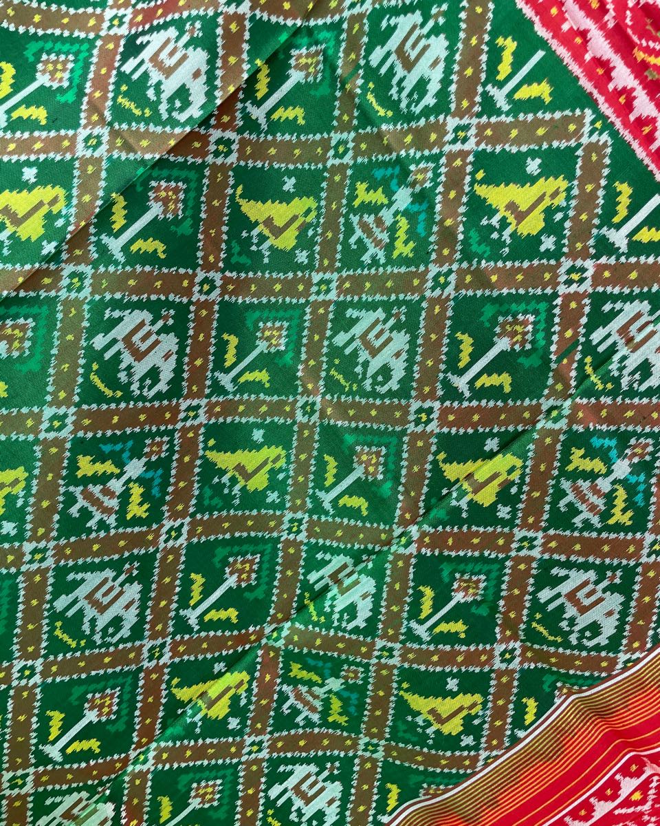 Red & Green Narikunj Designer Patola Dupatta - SindhoiPatolaArt
