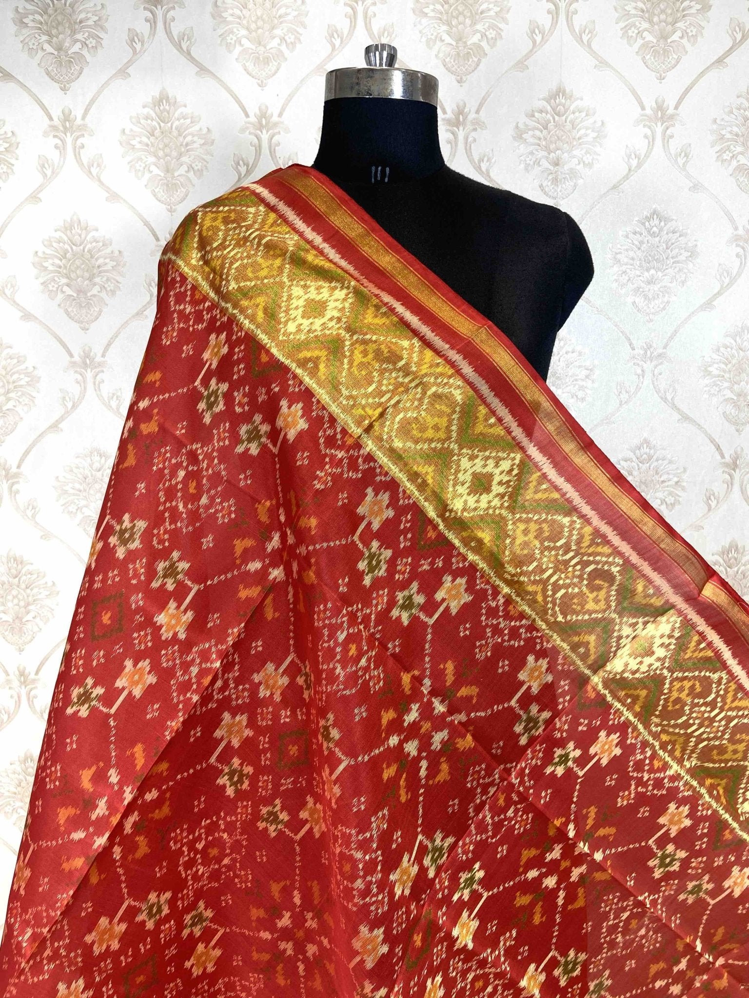 Red navratna design patola dupatta - SindhoiPatolaArt
