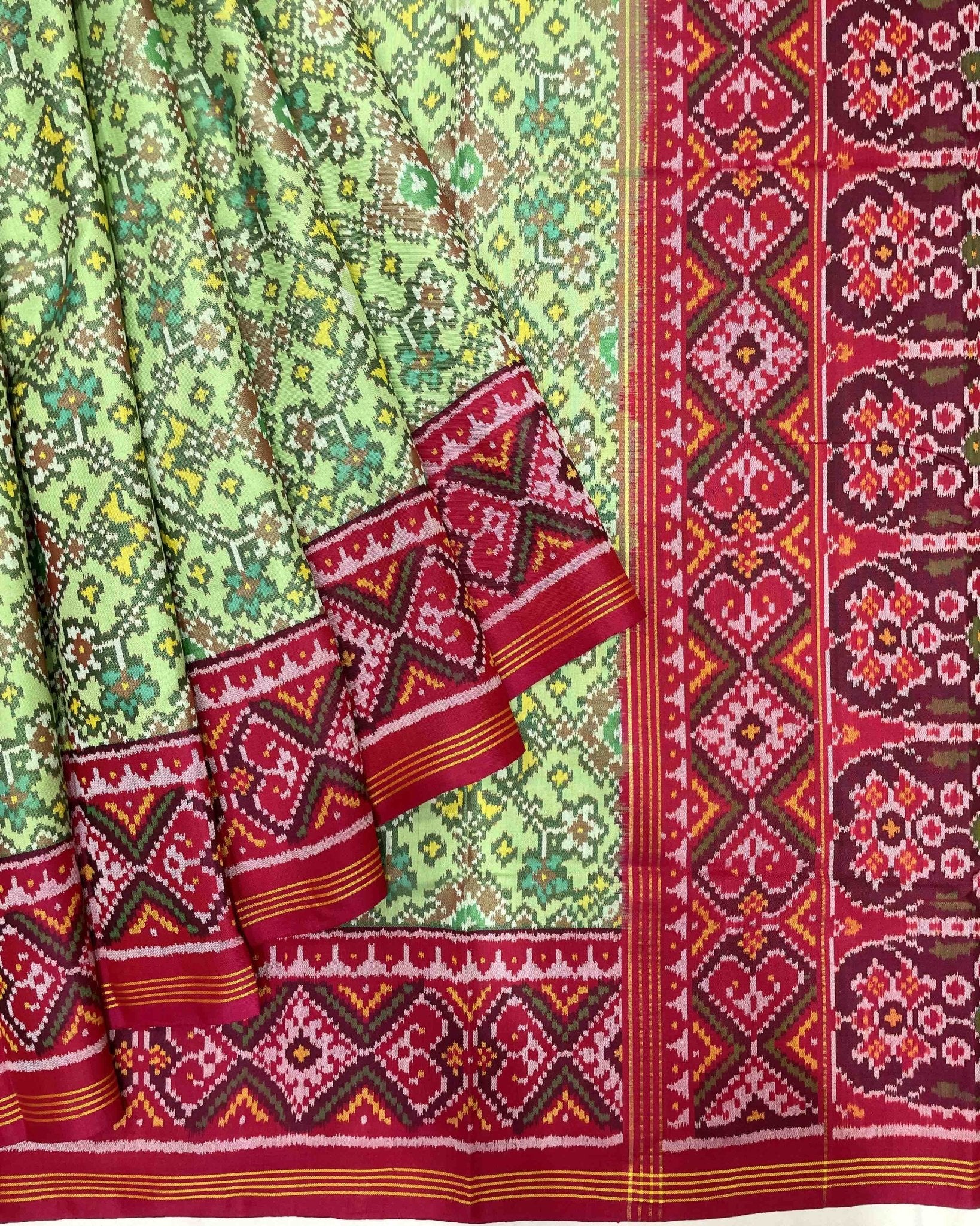 Red & Pista Green Navratan Designer Patola Saree - SindhoiPatolaArt
