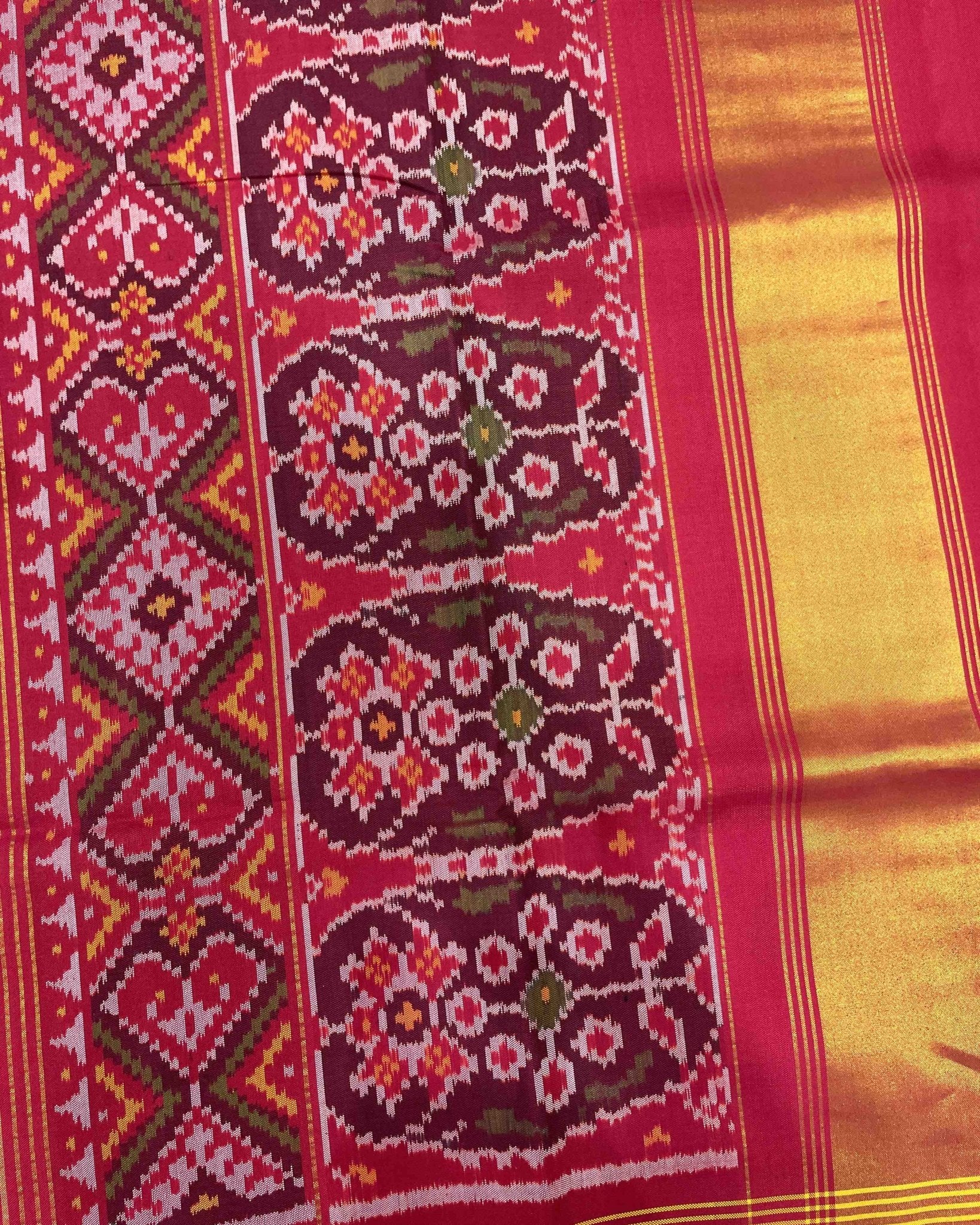 Red & Pista Green Navratan Designer Patola Saree - SindhoiPatolaArt
