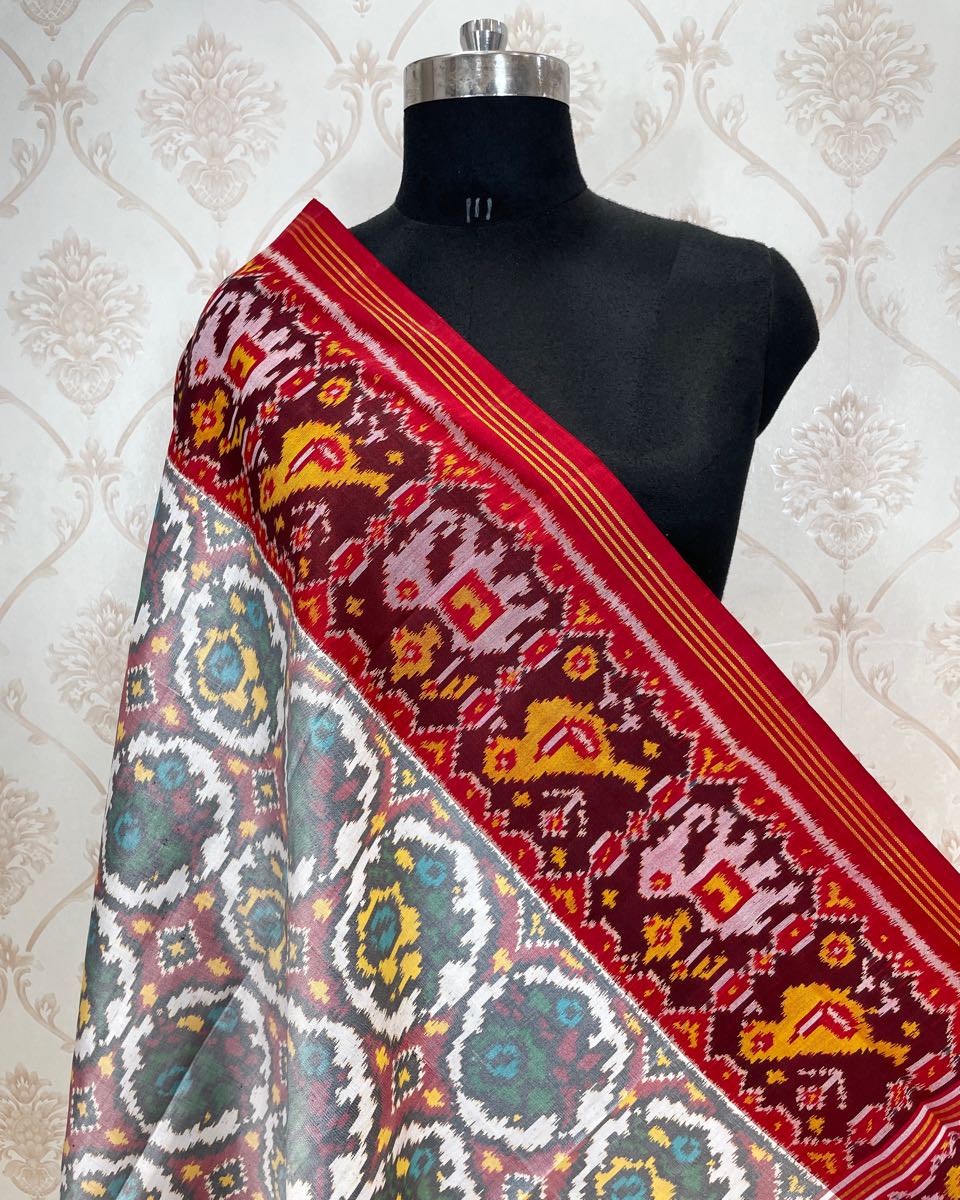 Red & White Flower Designer Patola Dupatta - SindhoiPatolaArt