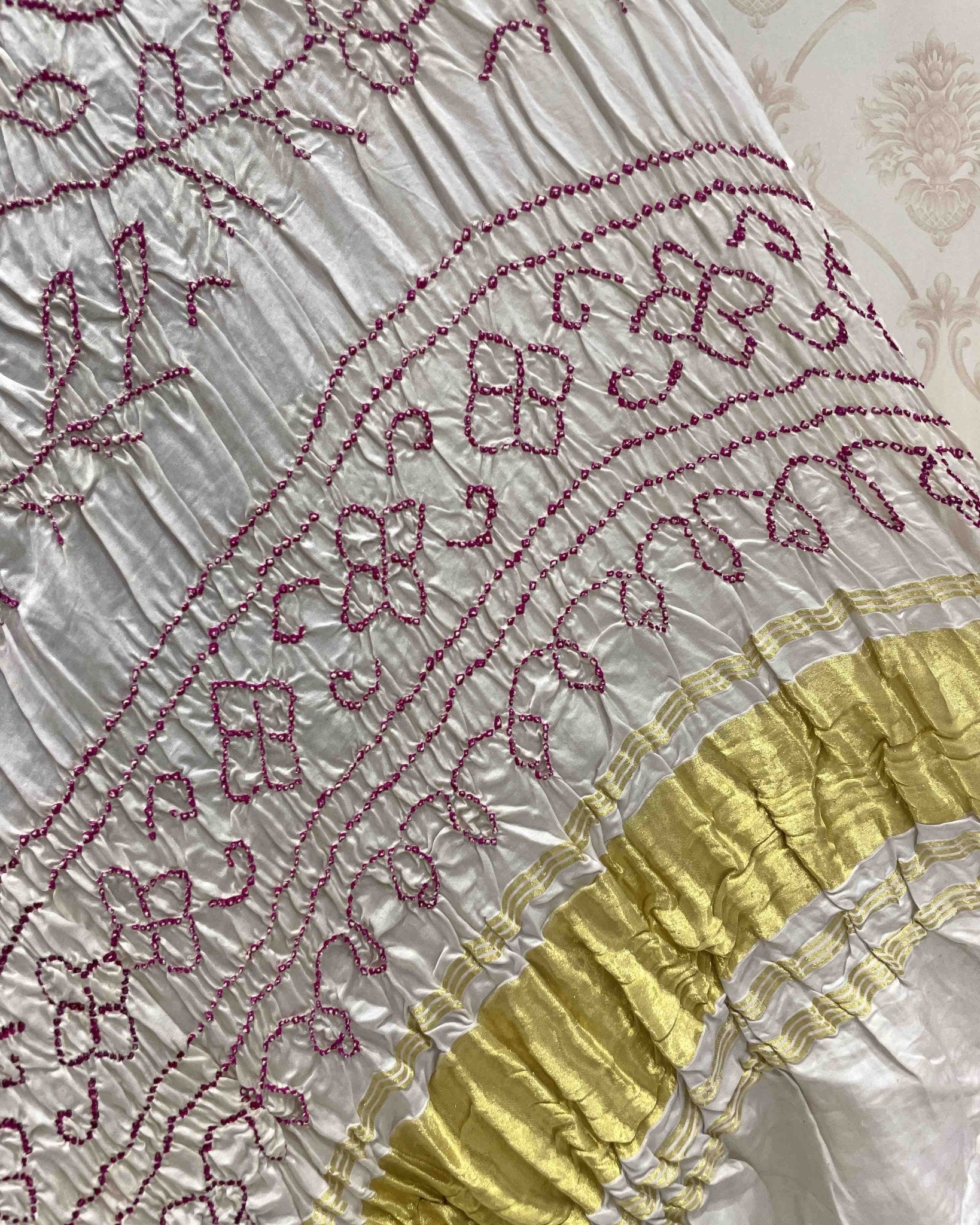 White Bandhani Dupatta - SindhoiPatolaArt