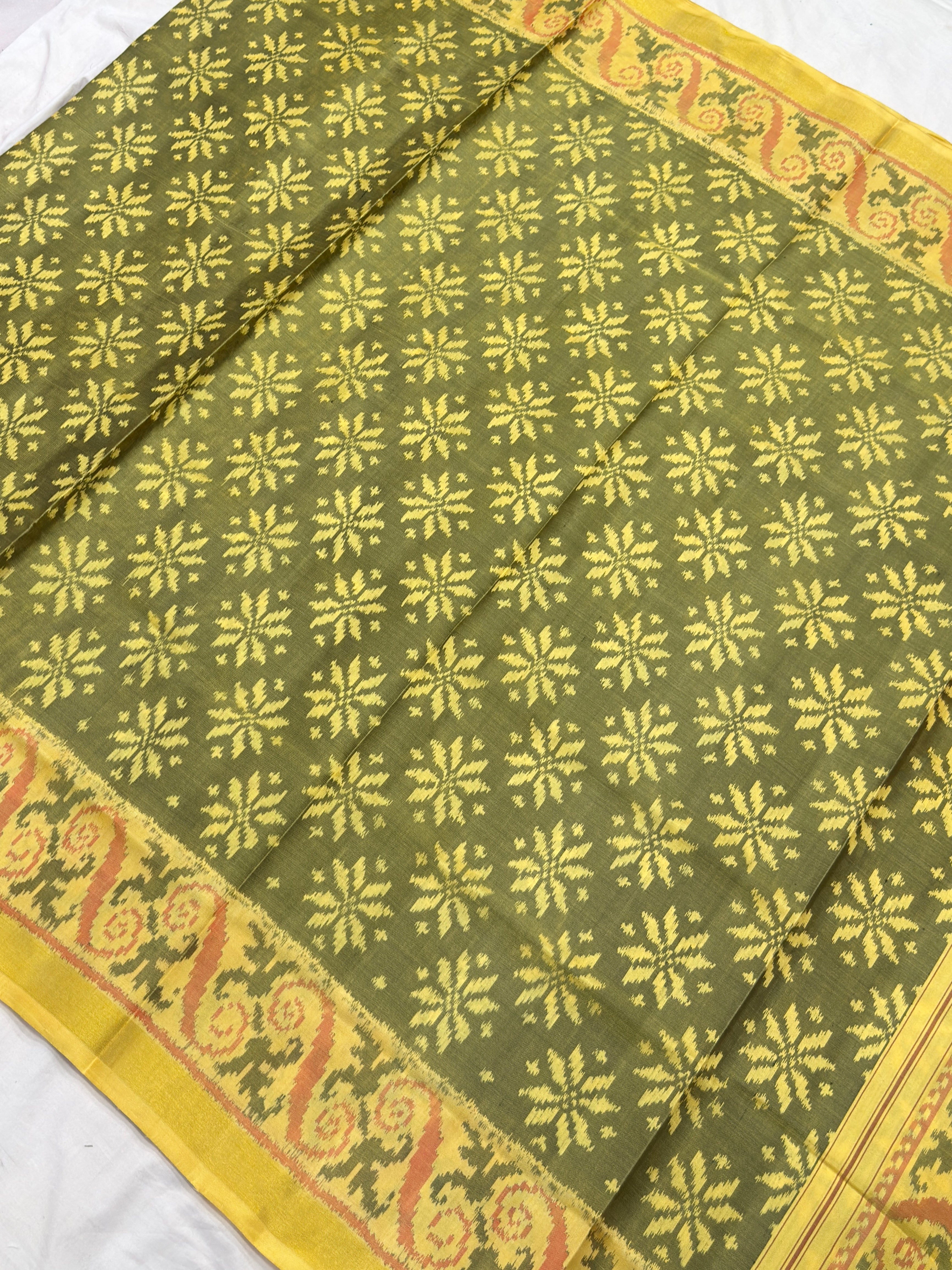 Light yellow & Grey Design Single Ikat Patola saree
