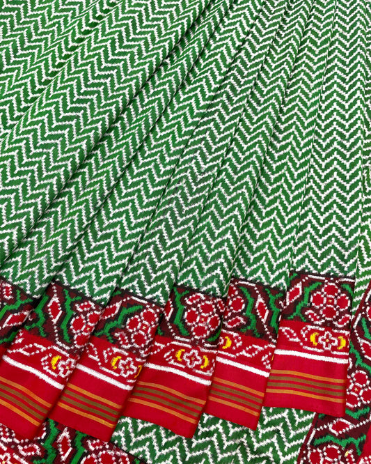 Red & Green ZIgzag Leheriya Designer Patola