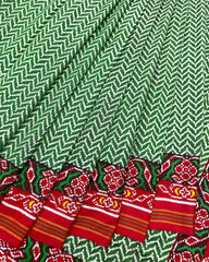 Red & Green ZIgzag Leheriya Designer Patola