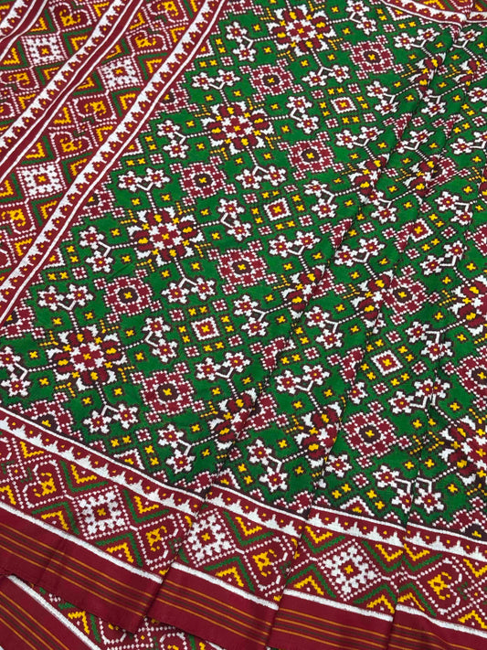 Red & Green Navaratan Patola