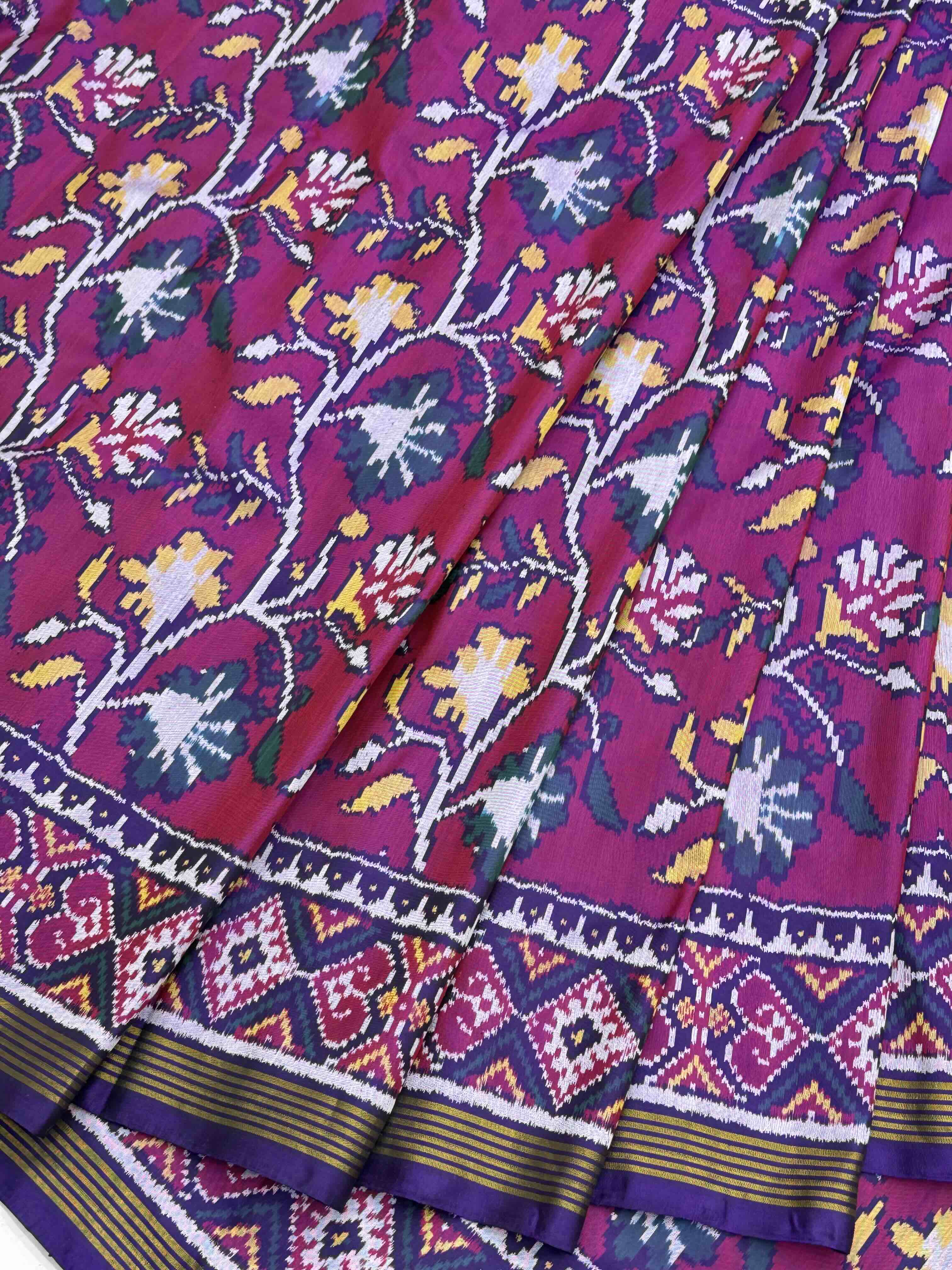 Purple & magenta pink creaper design Patola