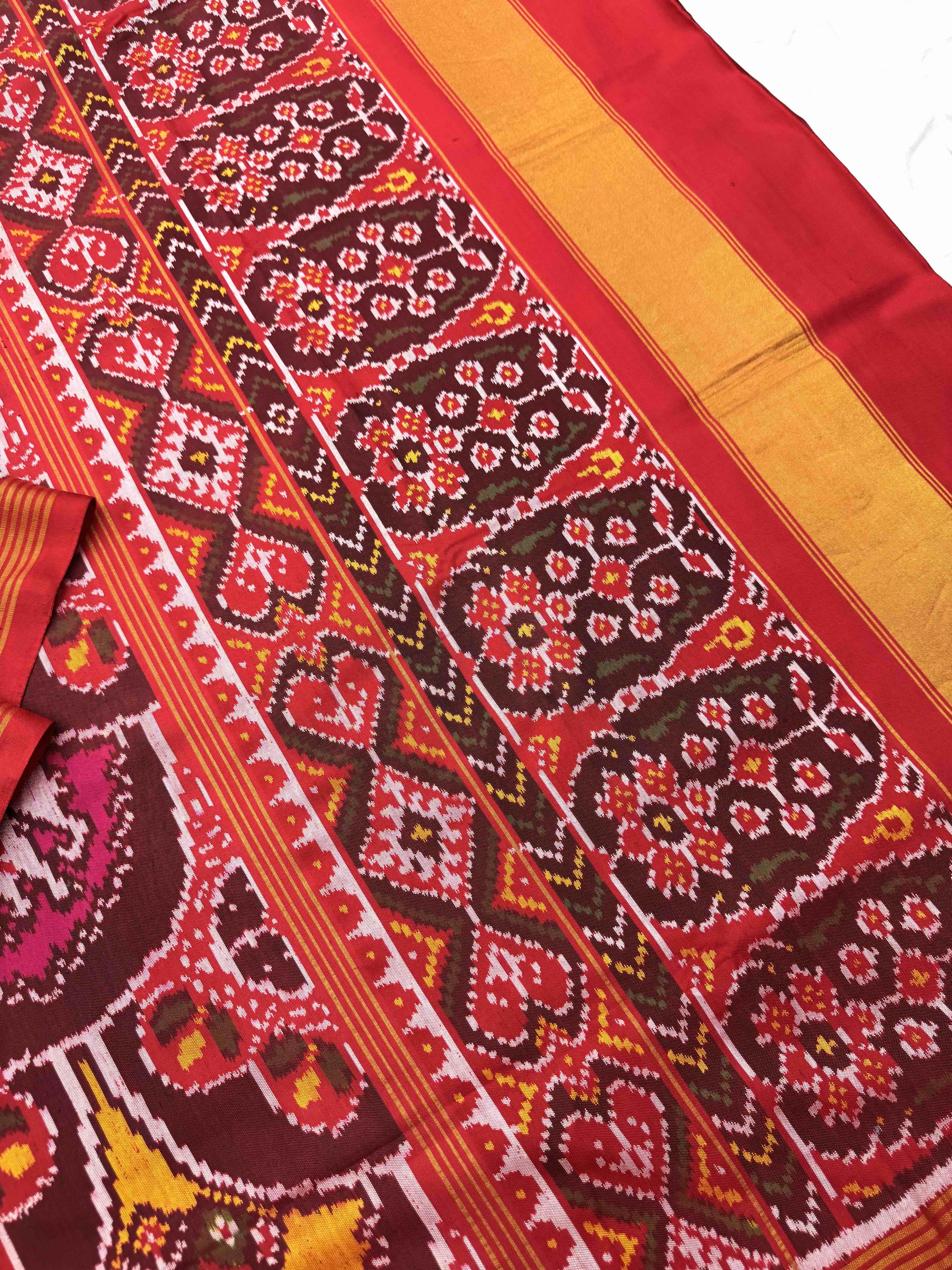 Multifiure Narikunj Patola Saree