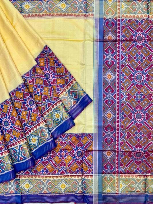 offwhite skirt border plain Patola Saree