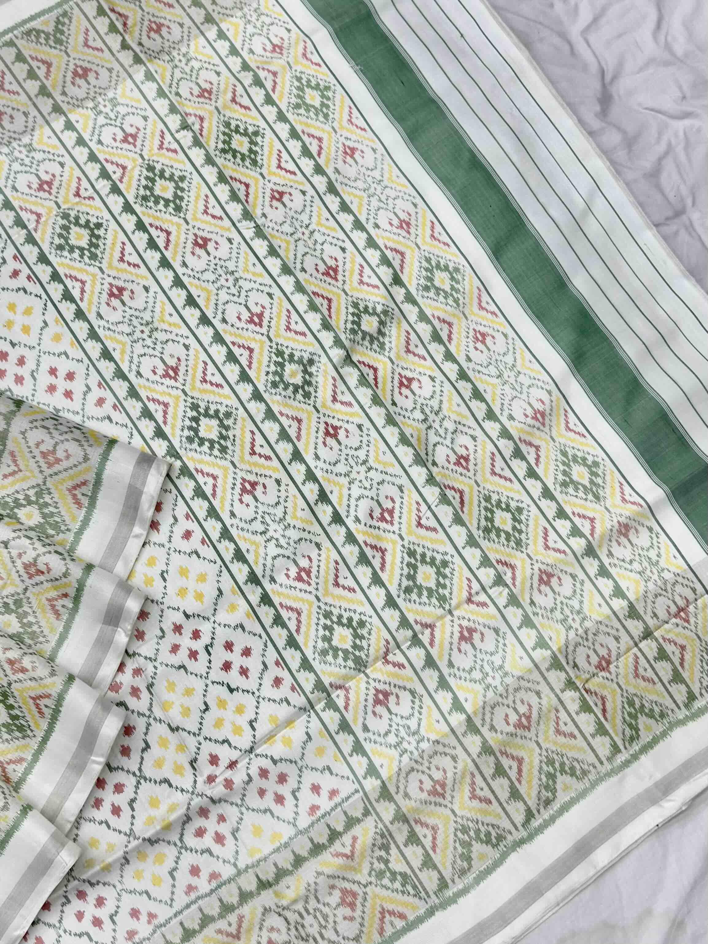 White Rajkoti Patola with Bandhani design