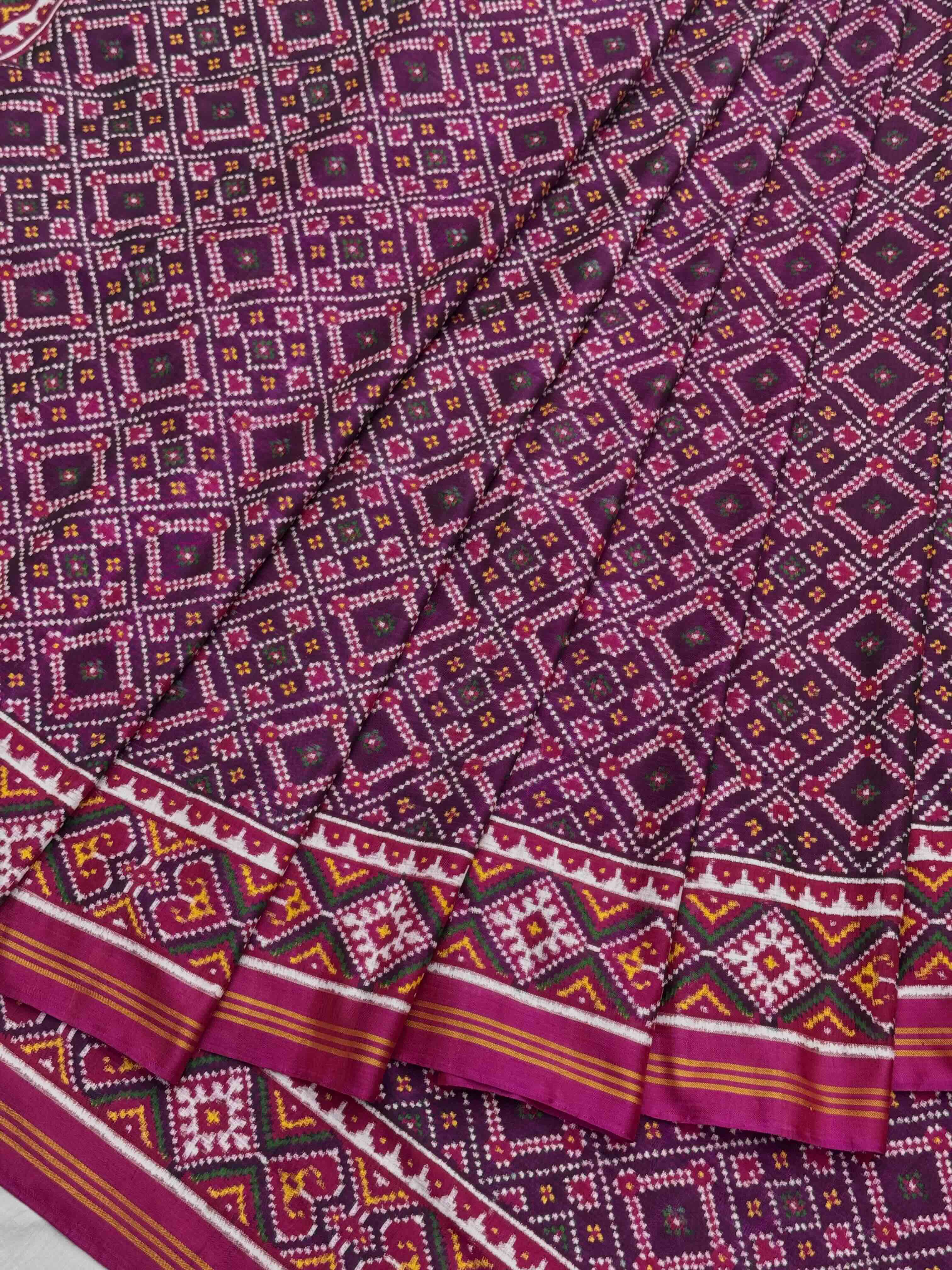 Pink & magenta bandhni design Patan patola