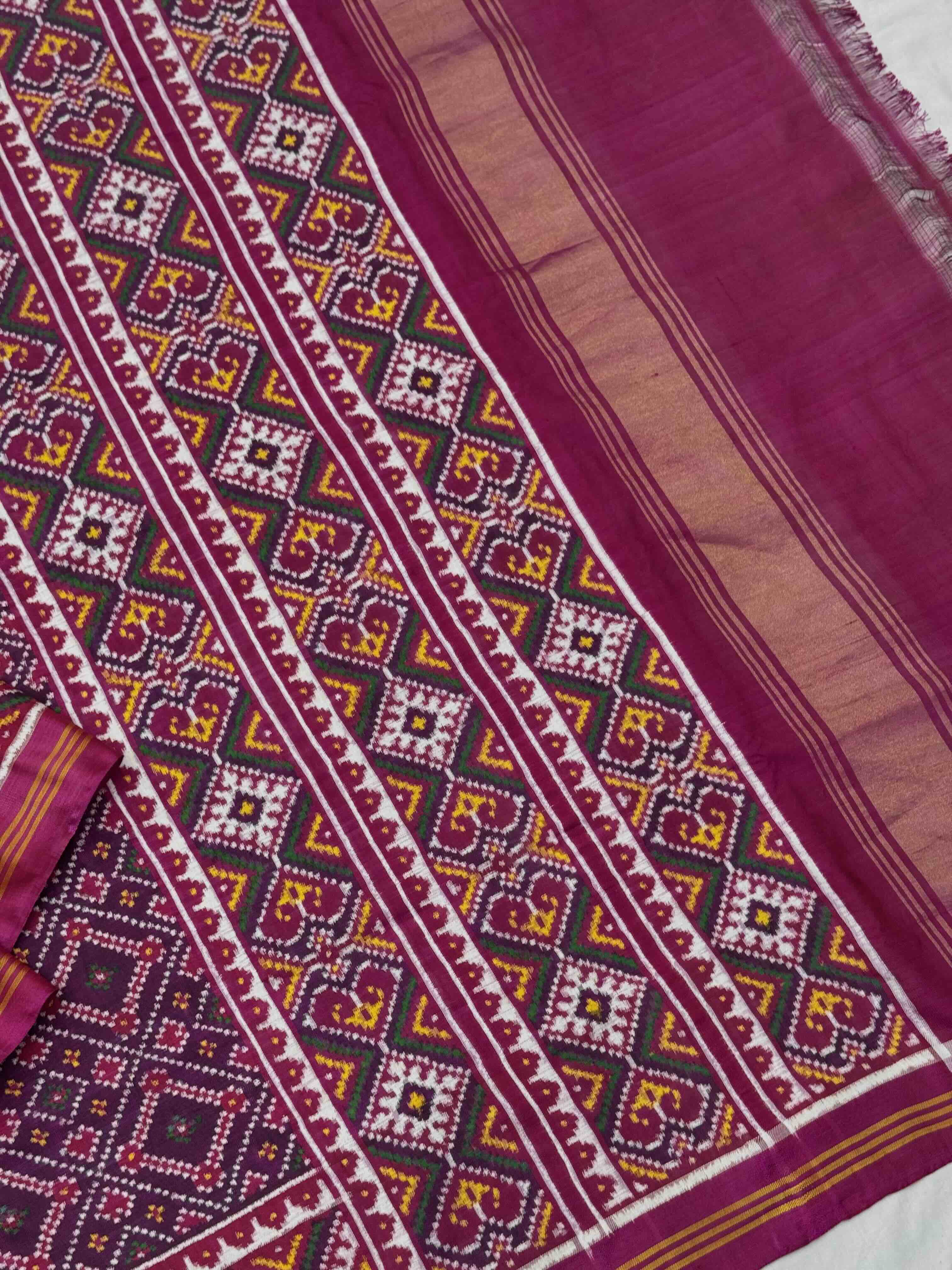 Pink & magenta bandhni design Patan patola