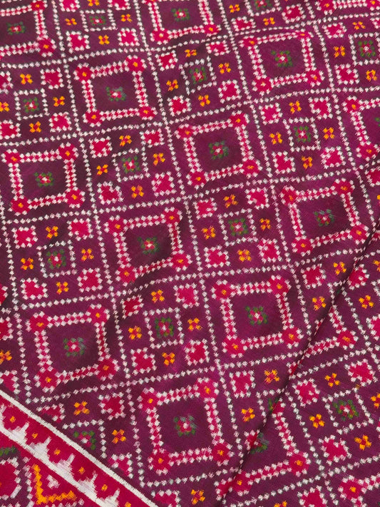 Pink & magenta bandhni design Patan patola