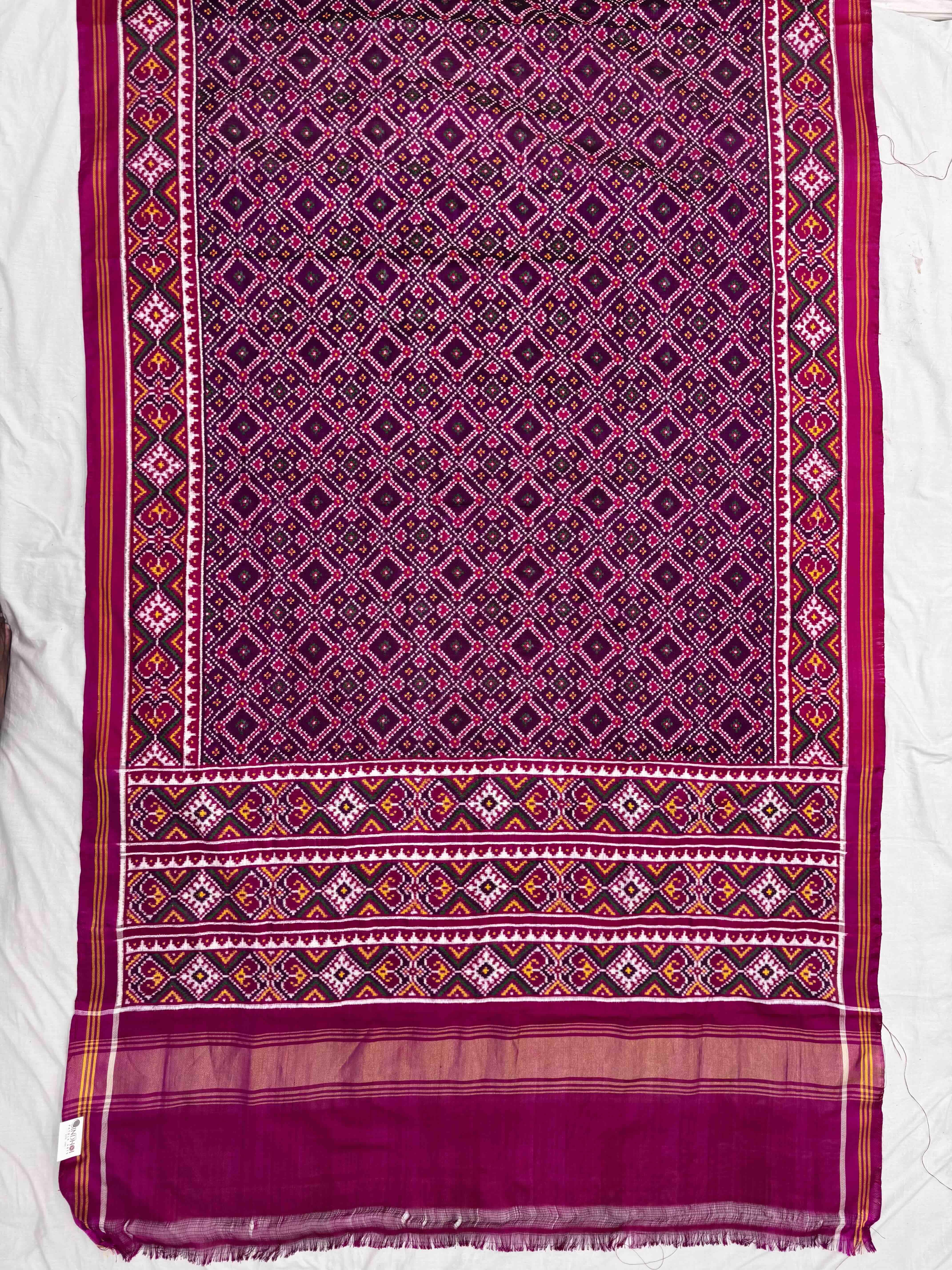 Pink & magenta bandhni design Patan patola