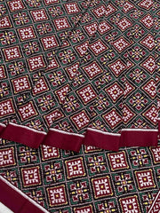 Panchanda design maroon Patan Patola