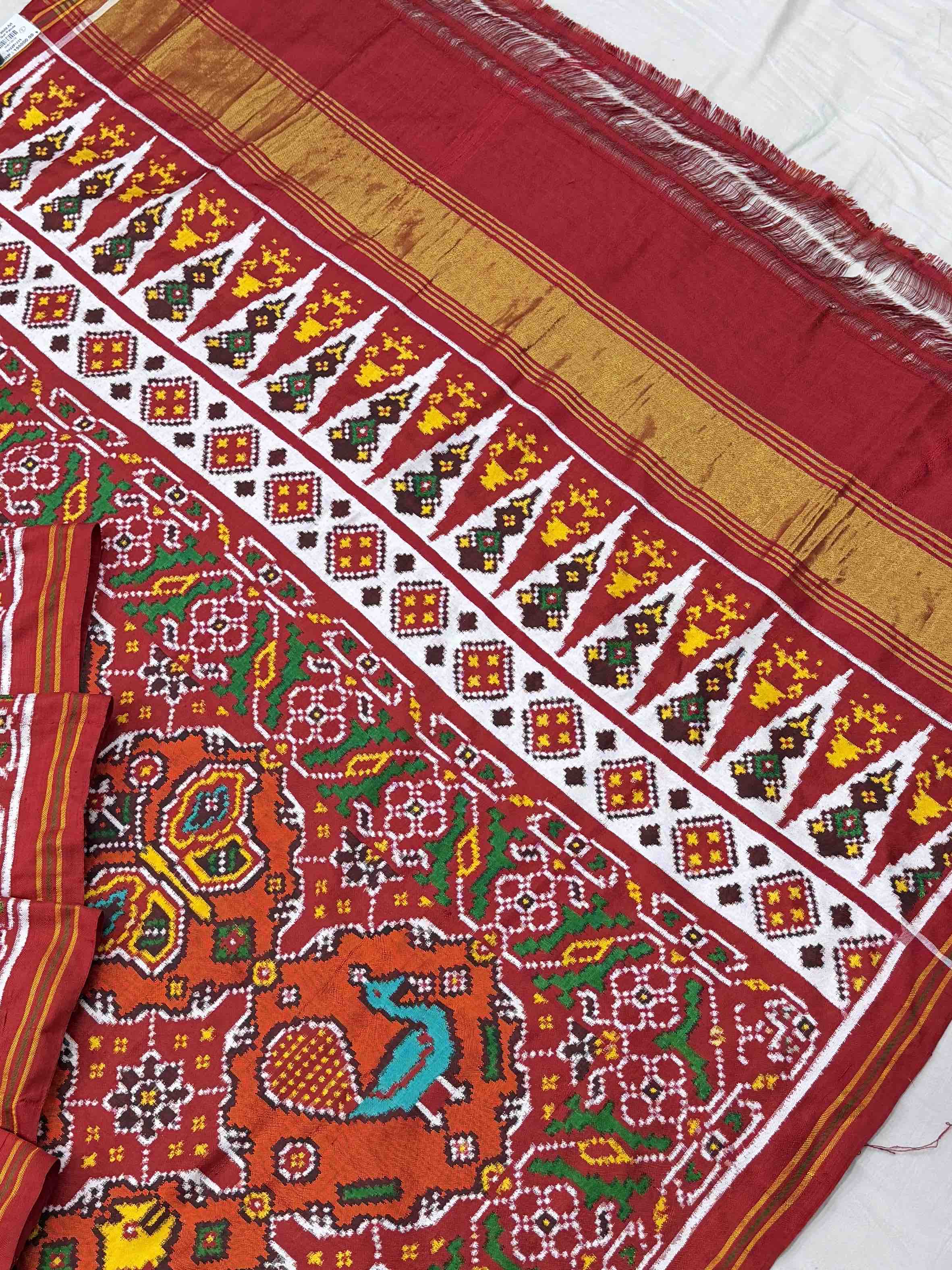 Red and orange big figures in circle Patan Patola Saree