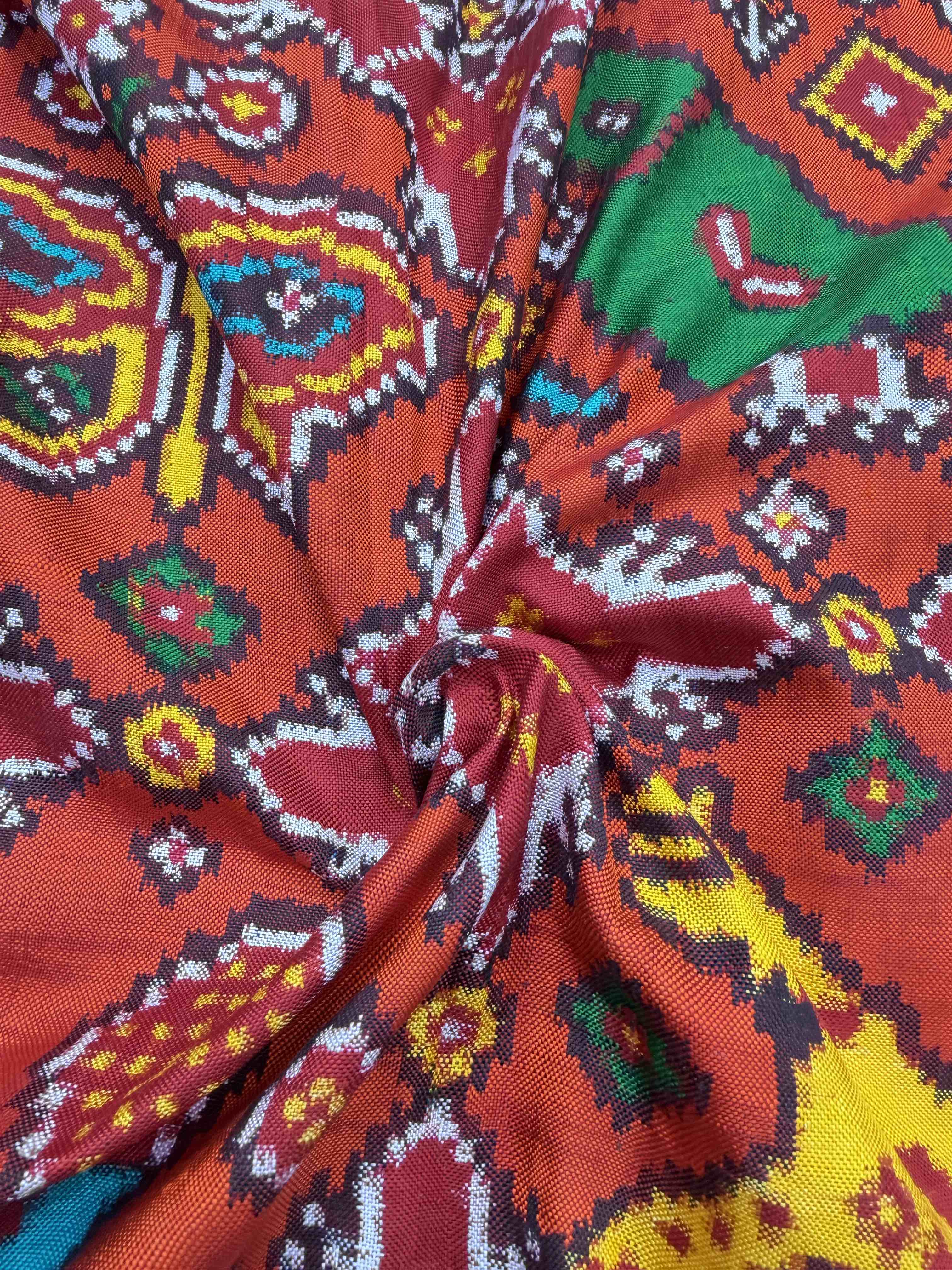 Red and orange big figures in circle Patan Patola Saree