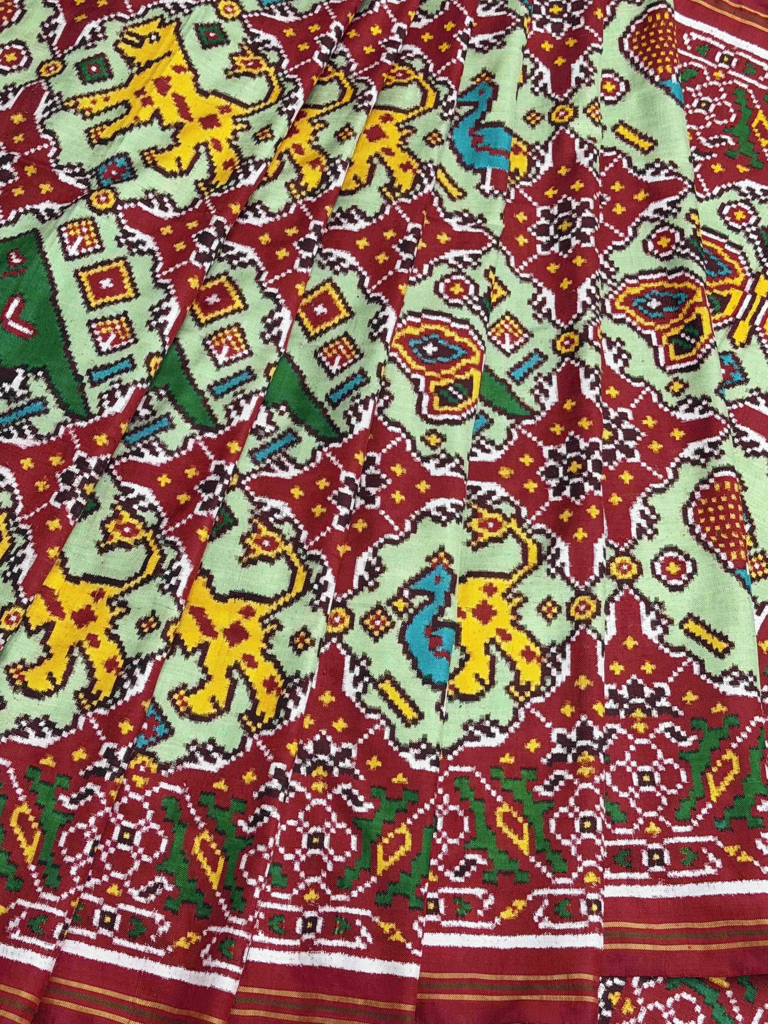 Red & pista figure design Patan Patola