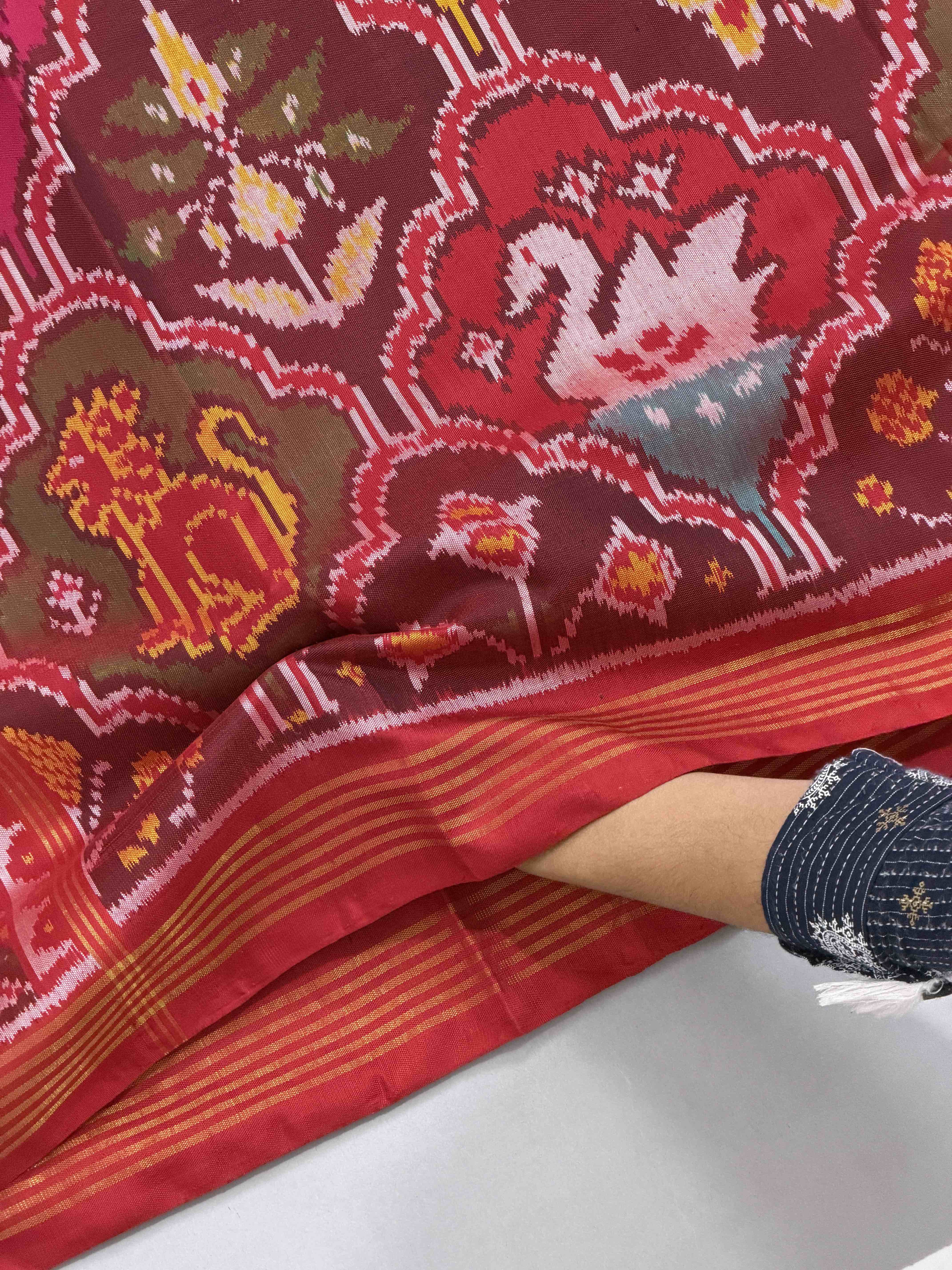 Maroon & mukti figure Patola Saree