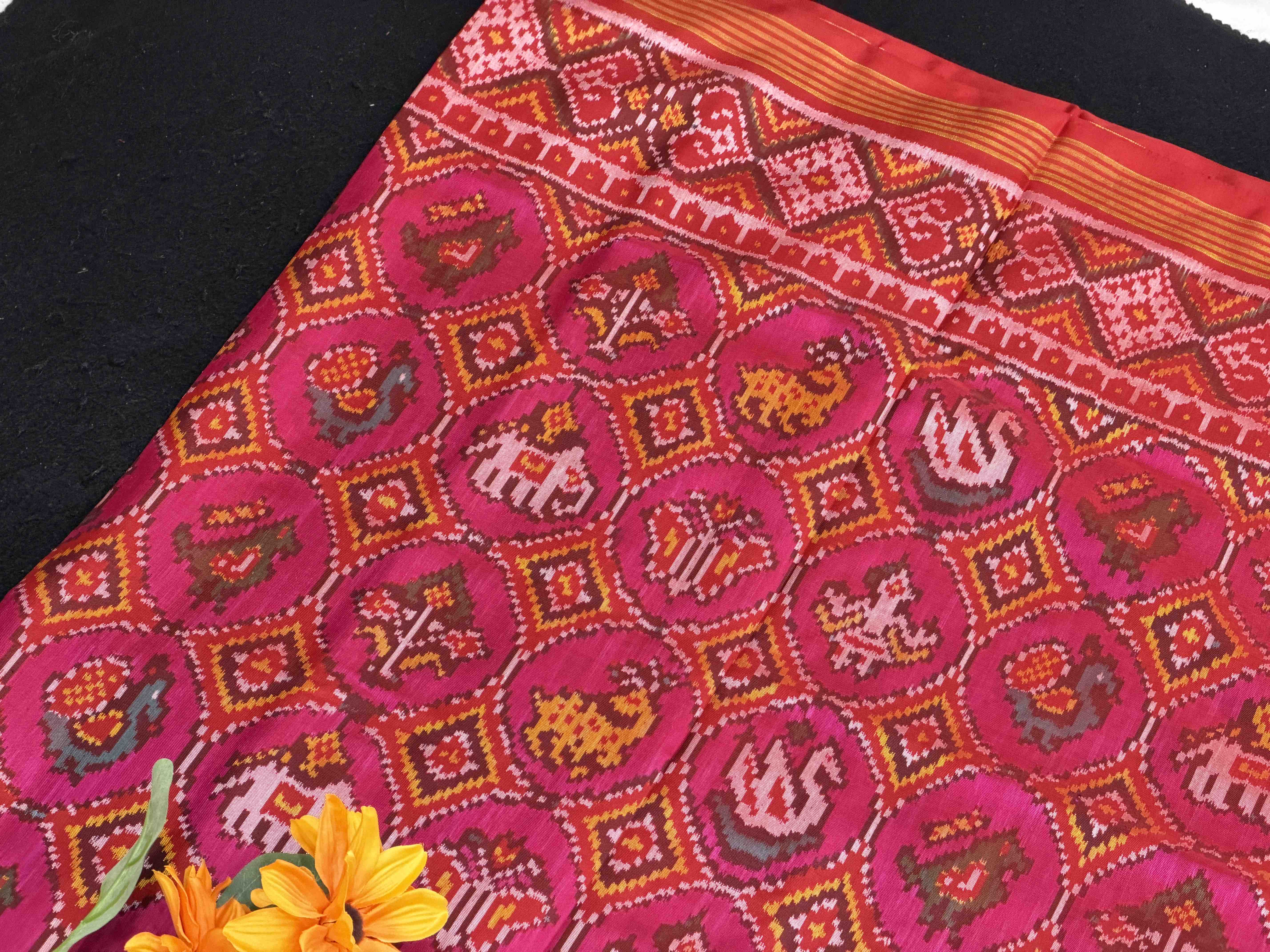 Red & pink figures design Patola