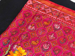 Red & pink figures design Patola