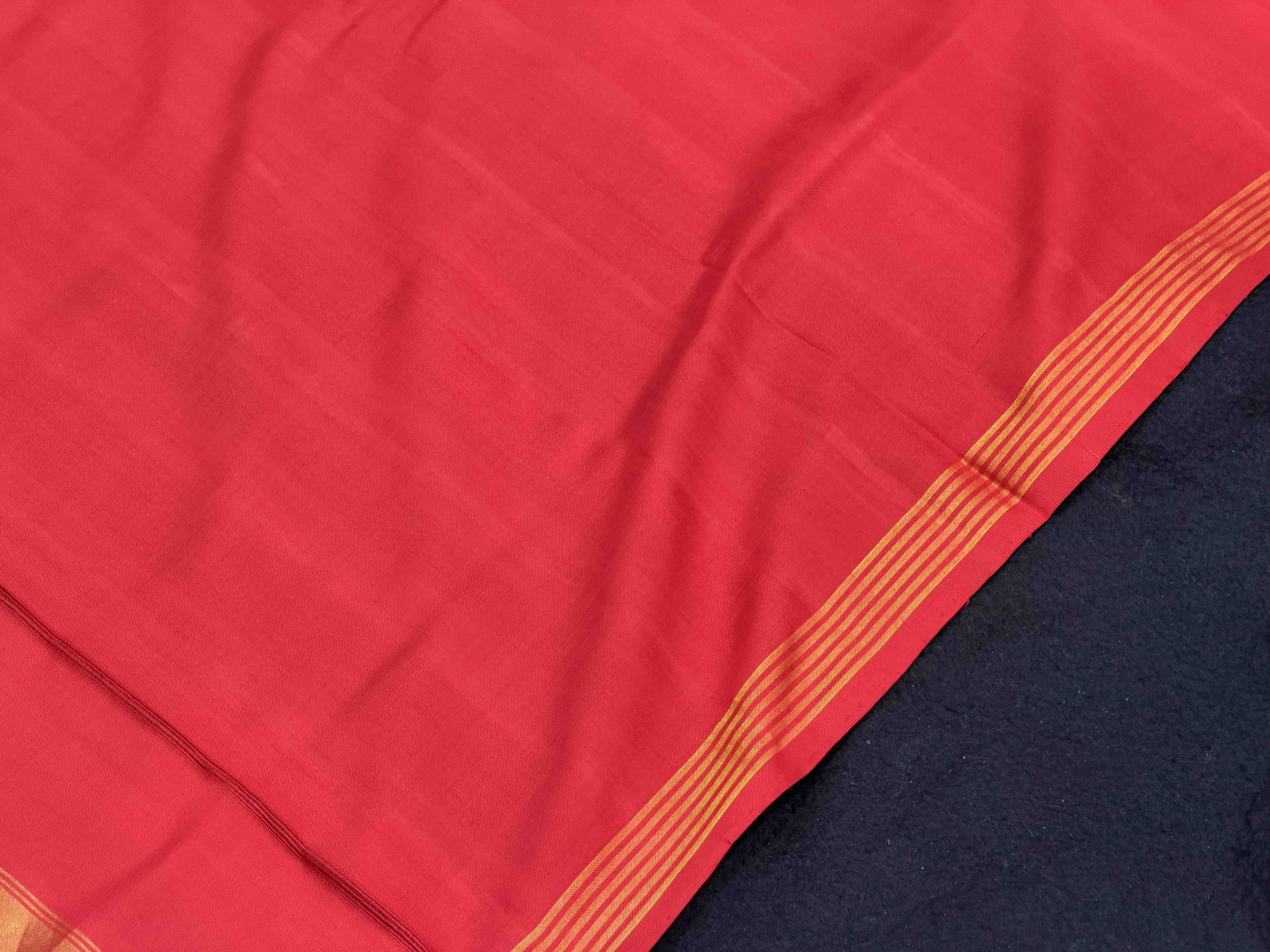 Red & pink figures design Patola