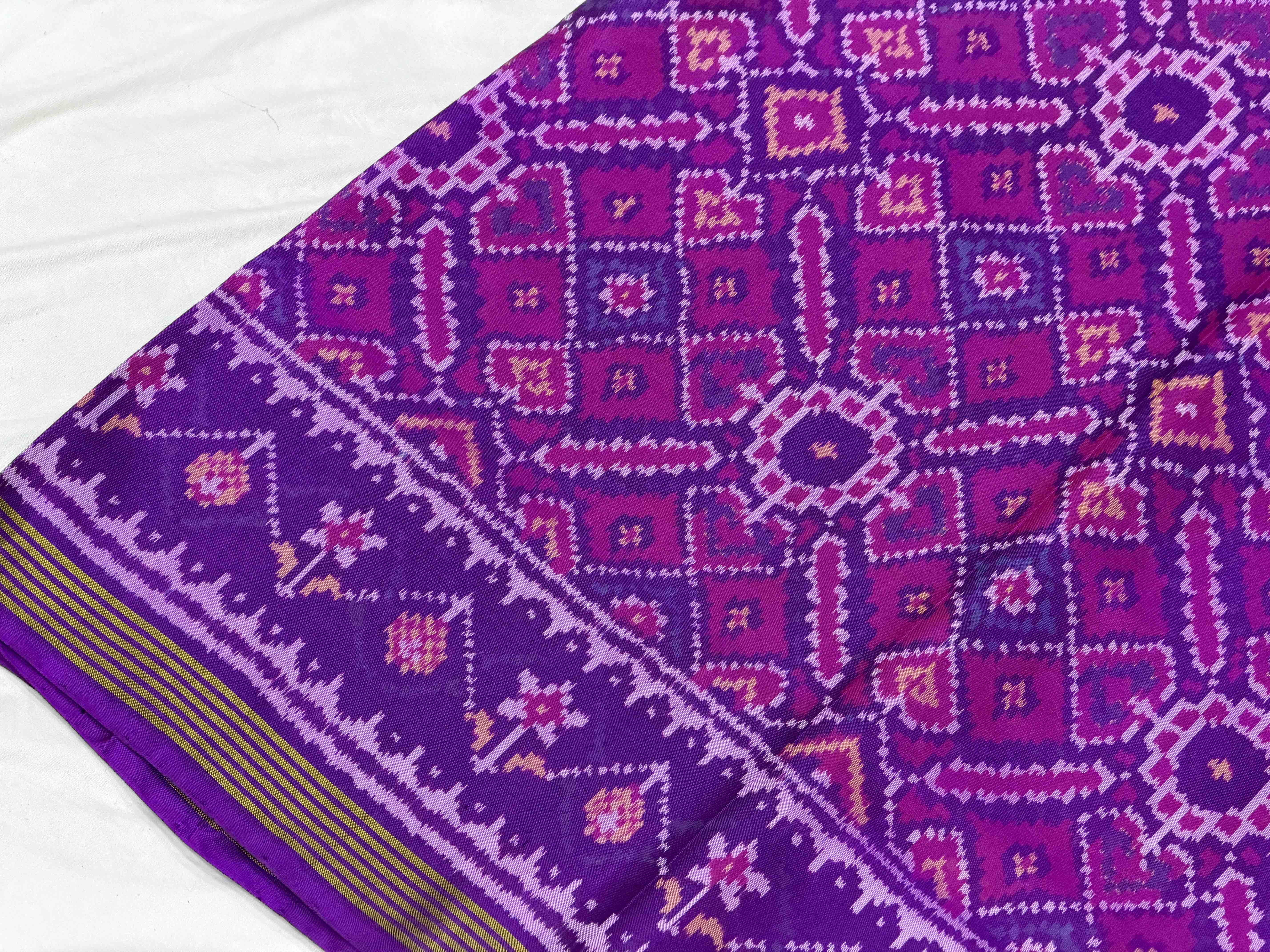 Purple & pink manekchawk Patola Saree