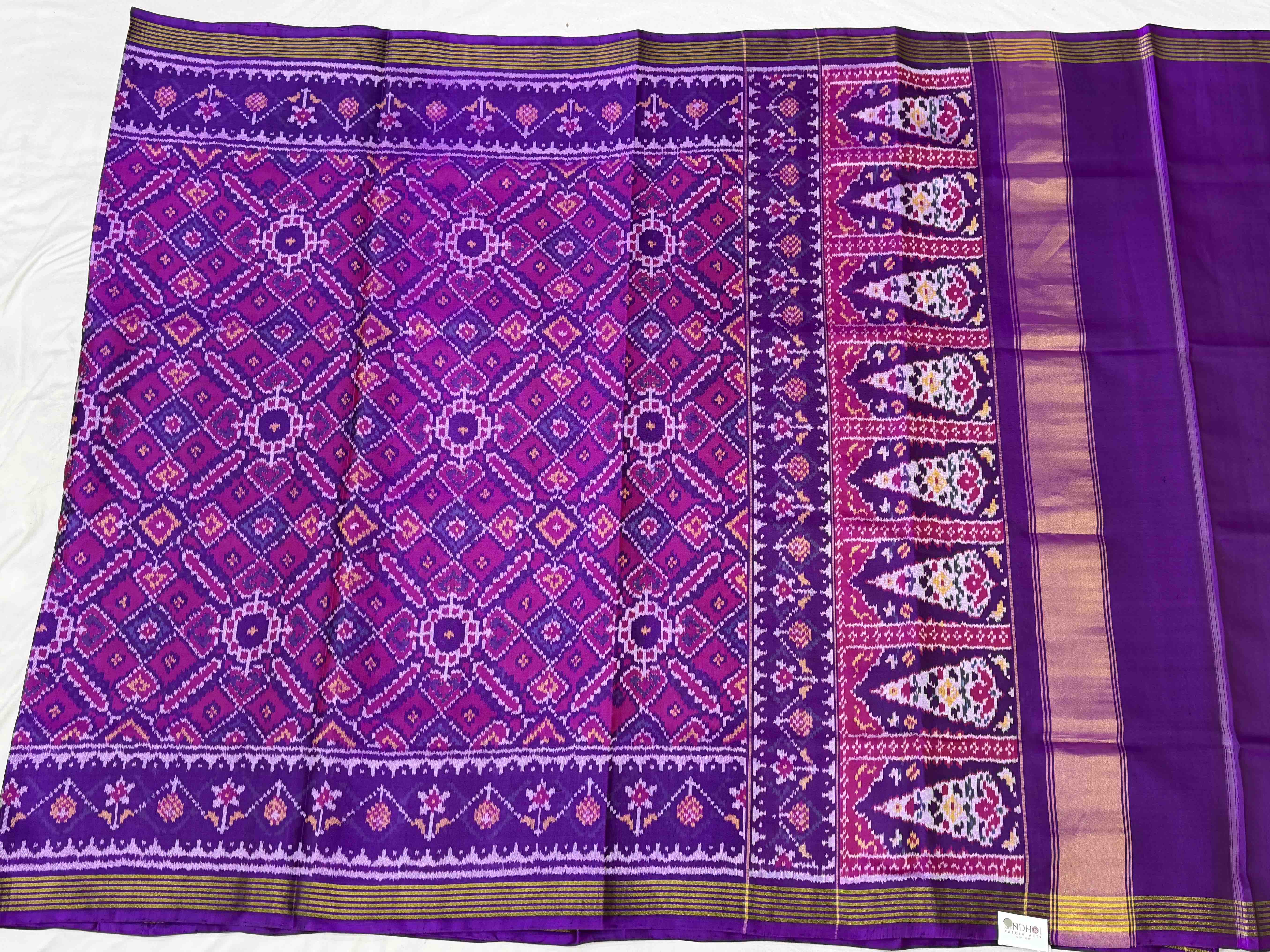 Purple & pink manekchawk Patola Saree