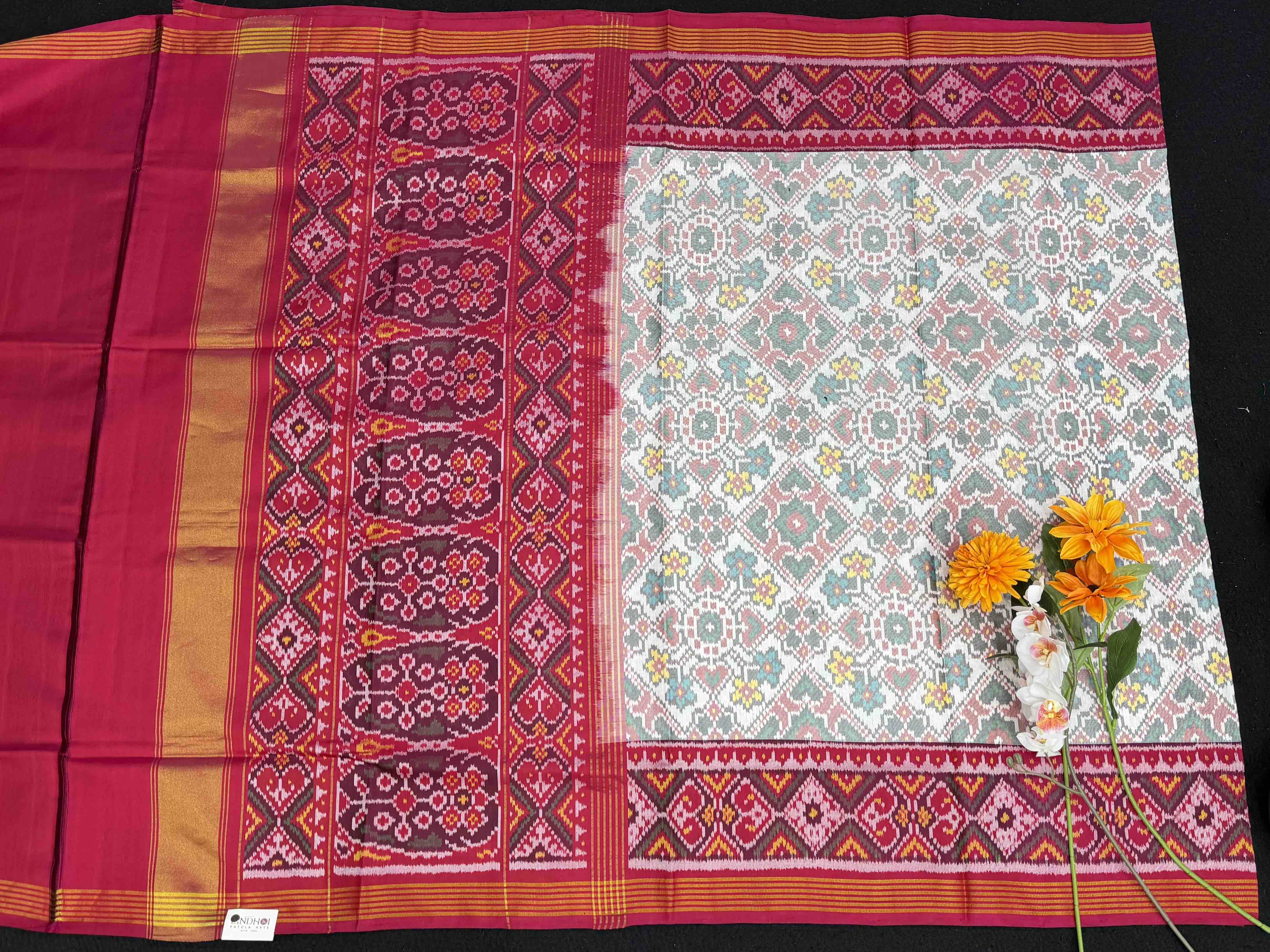 Pink & white navaratan Manekchawk Patola Saree