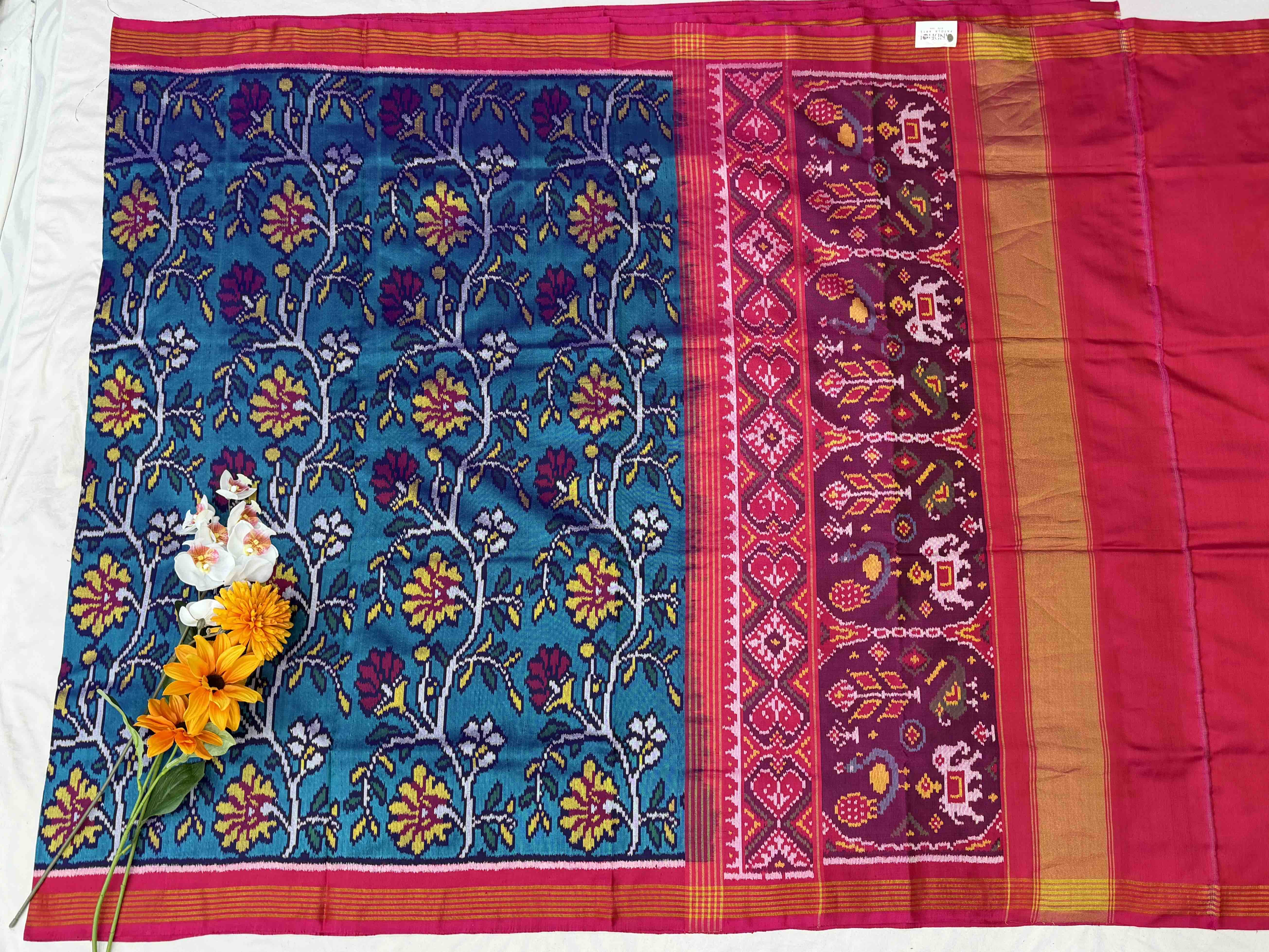 Pink & turquoise shaded Creeper Design Patola Saree